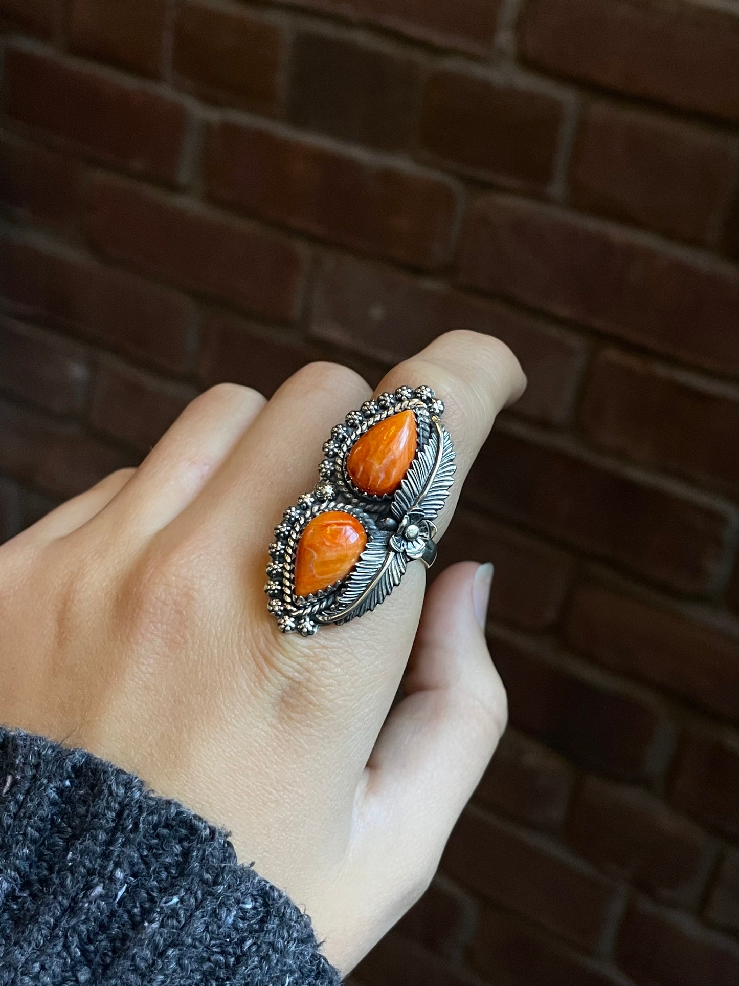 Spiny Oyster Feather Ring Size 8 | 925 Sterling Silver C572