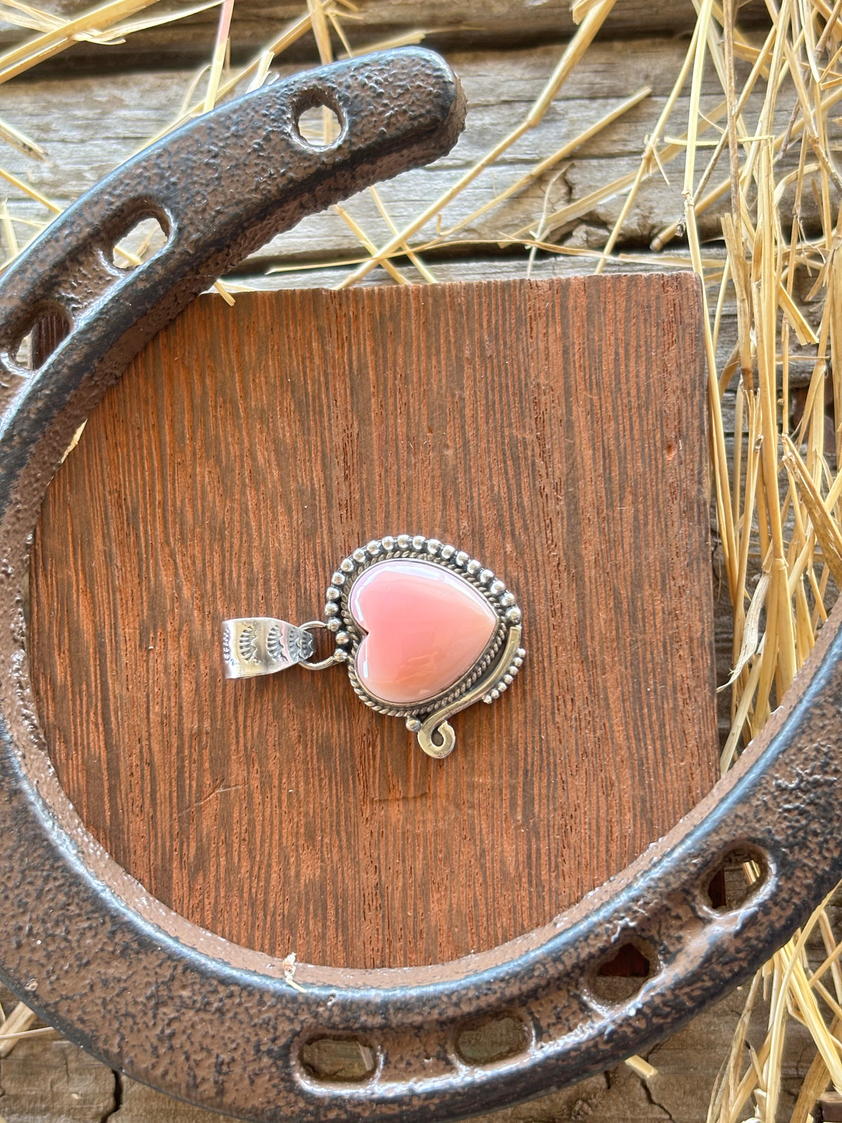 Pink Conch Heart Pendant | 925 Sterling Silver Z26