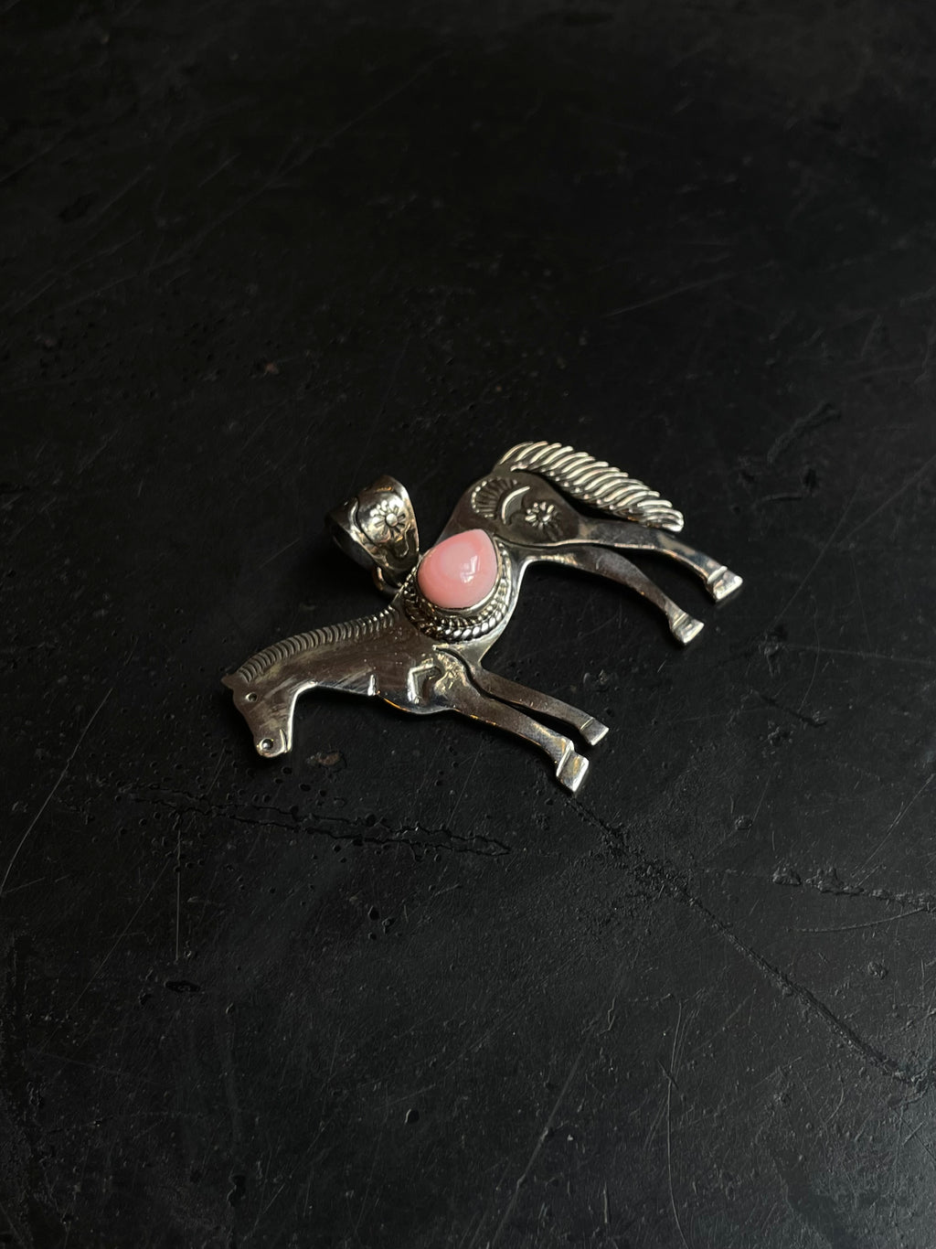 Pink Conch Horse Pendant | 925 Sterling Silver E253