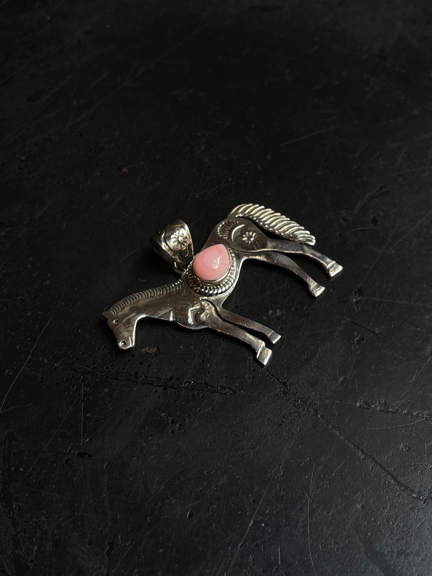 Pink Conch Horse Pendant | 925 Sterling Silver E253