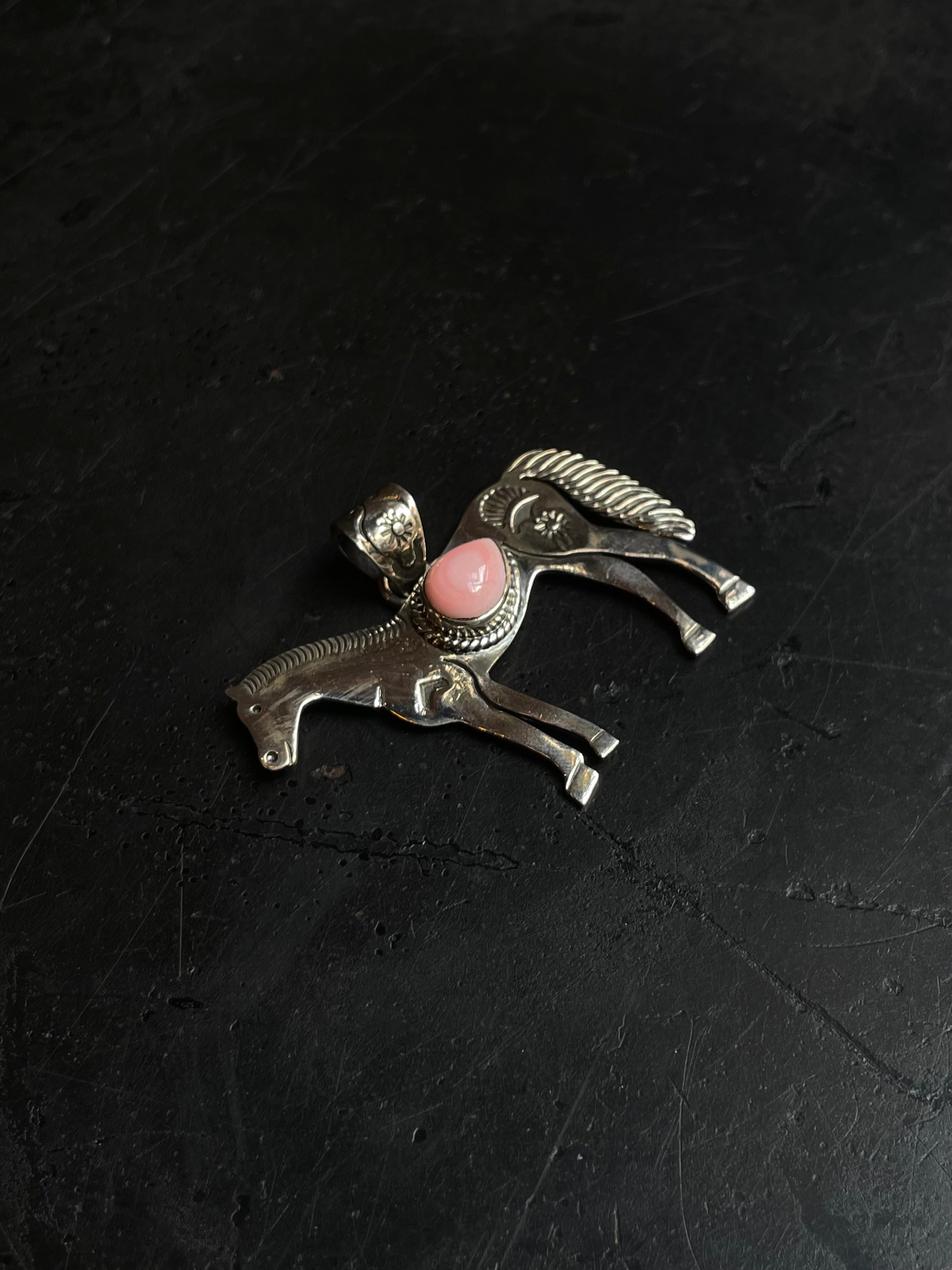 Pink Conch Horse Pendant | 925 Sterling Silver E253
