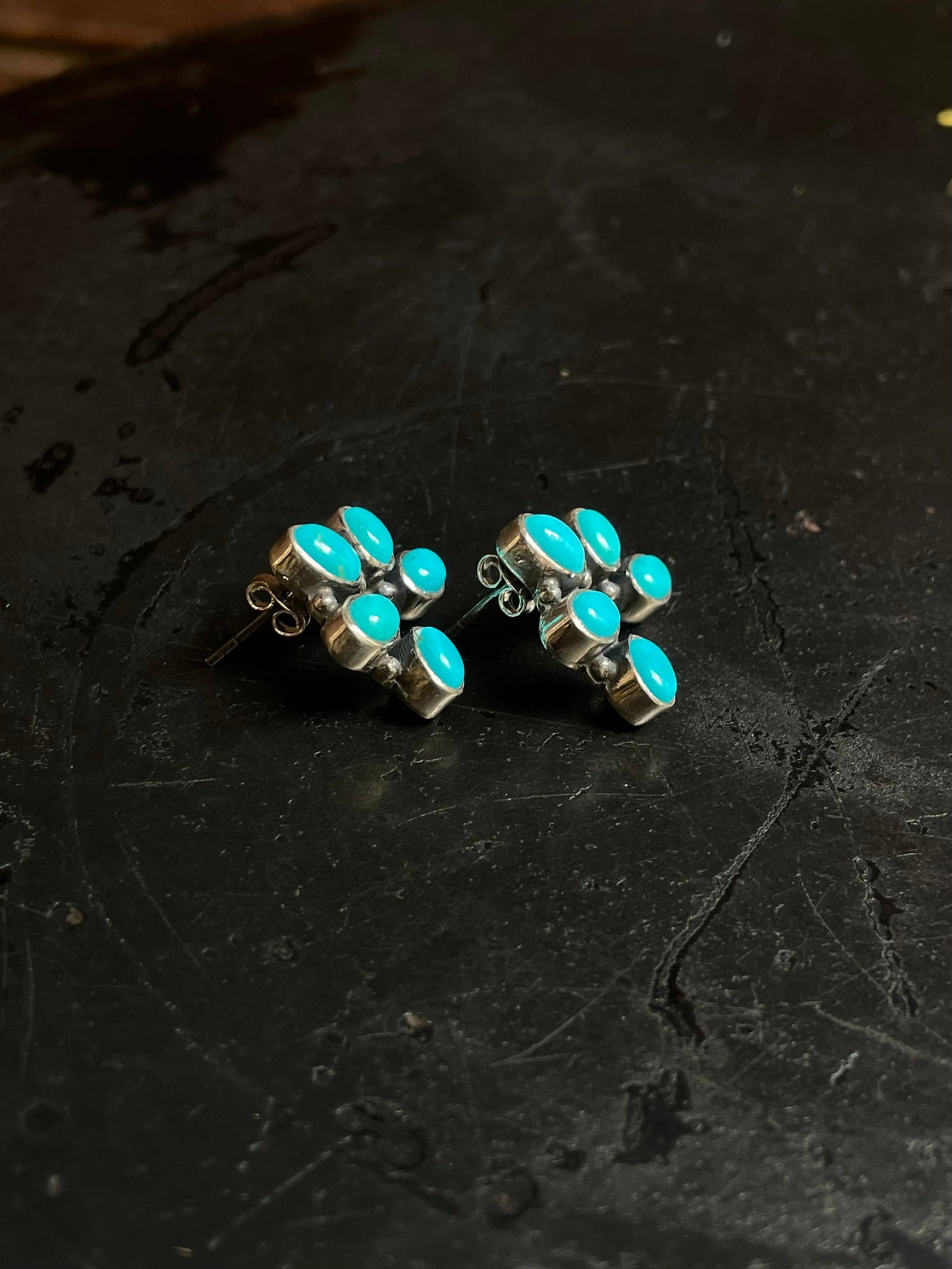 Kingman Turquoise Naja Earrings | Cluster Stud E654