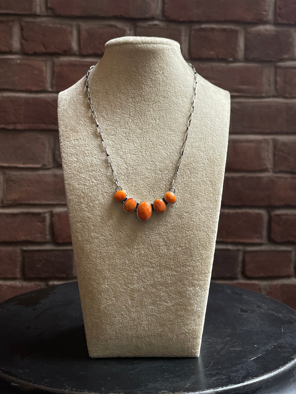 Spiny Oyster Bar Necklace | Graduated Oval Center | 925 Silver E590