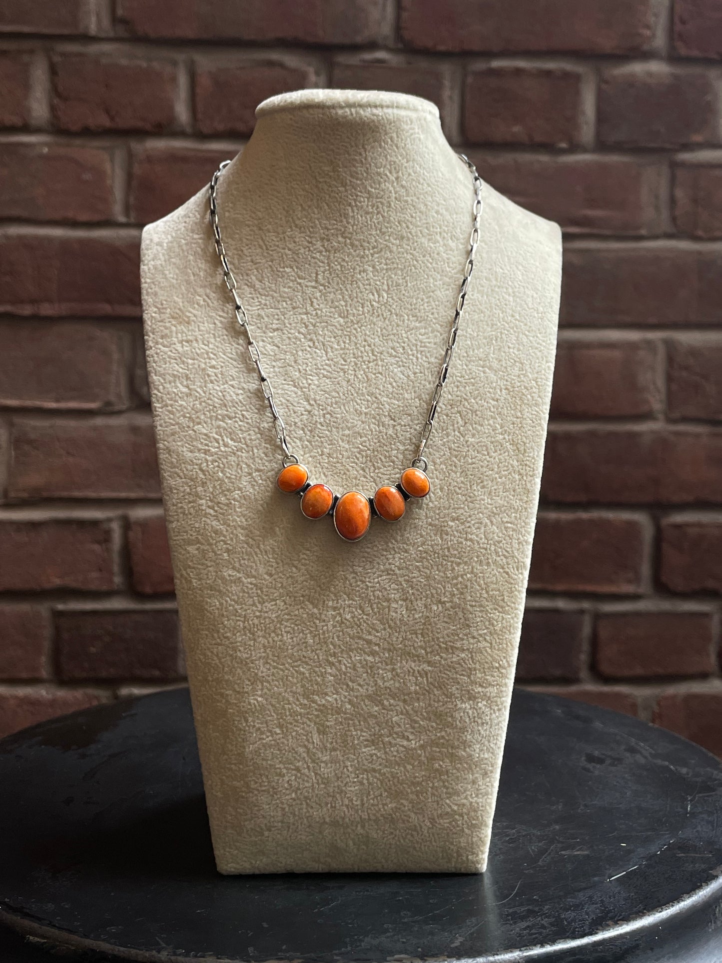 Spiny Oyster Bar Necklace | Graduated Oval Center | 925 Silver E590