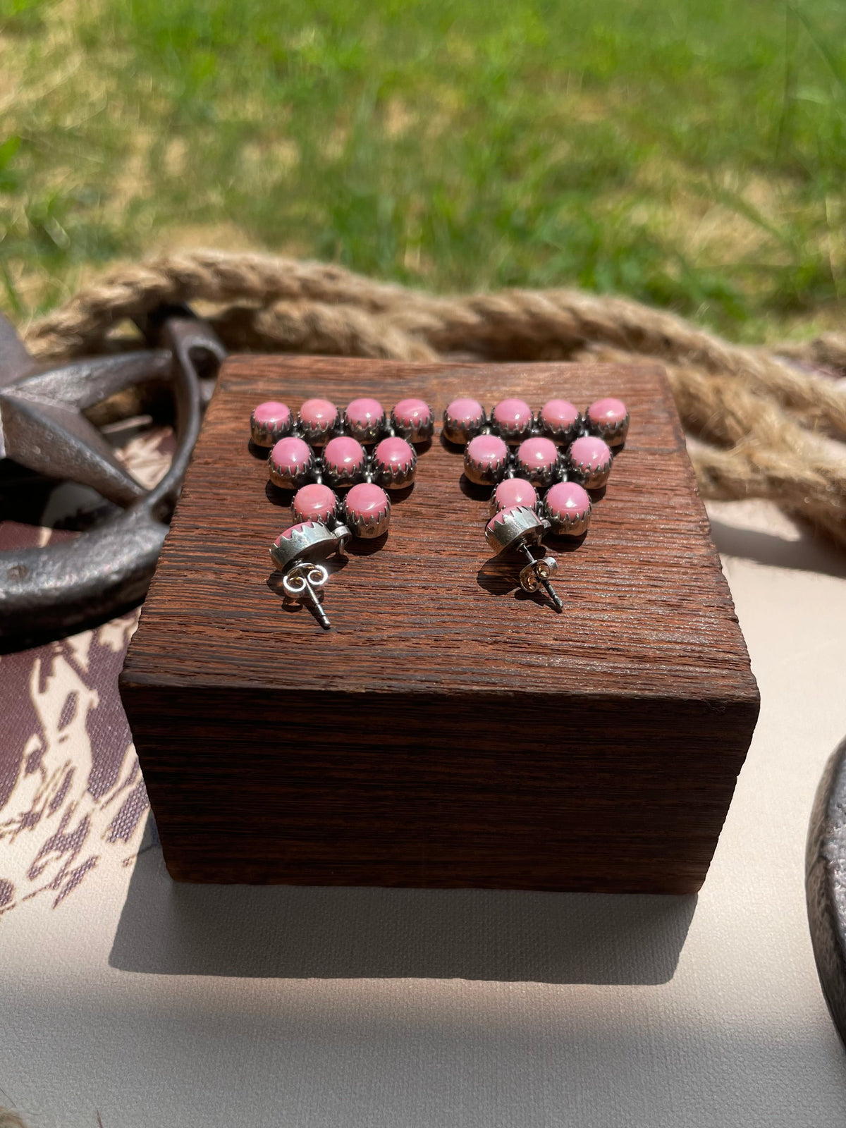 Pink Conch Cluster Stud Earrings | 925 Sterling Silver G705