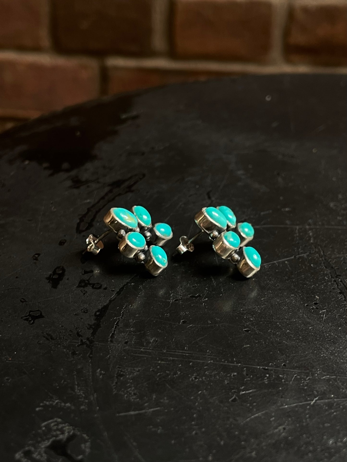Kingman Turquoise Naja Earrings | Cluster Stud E660
