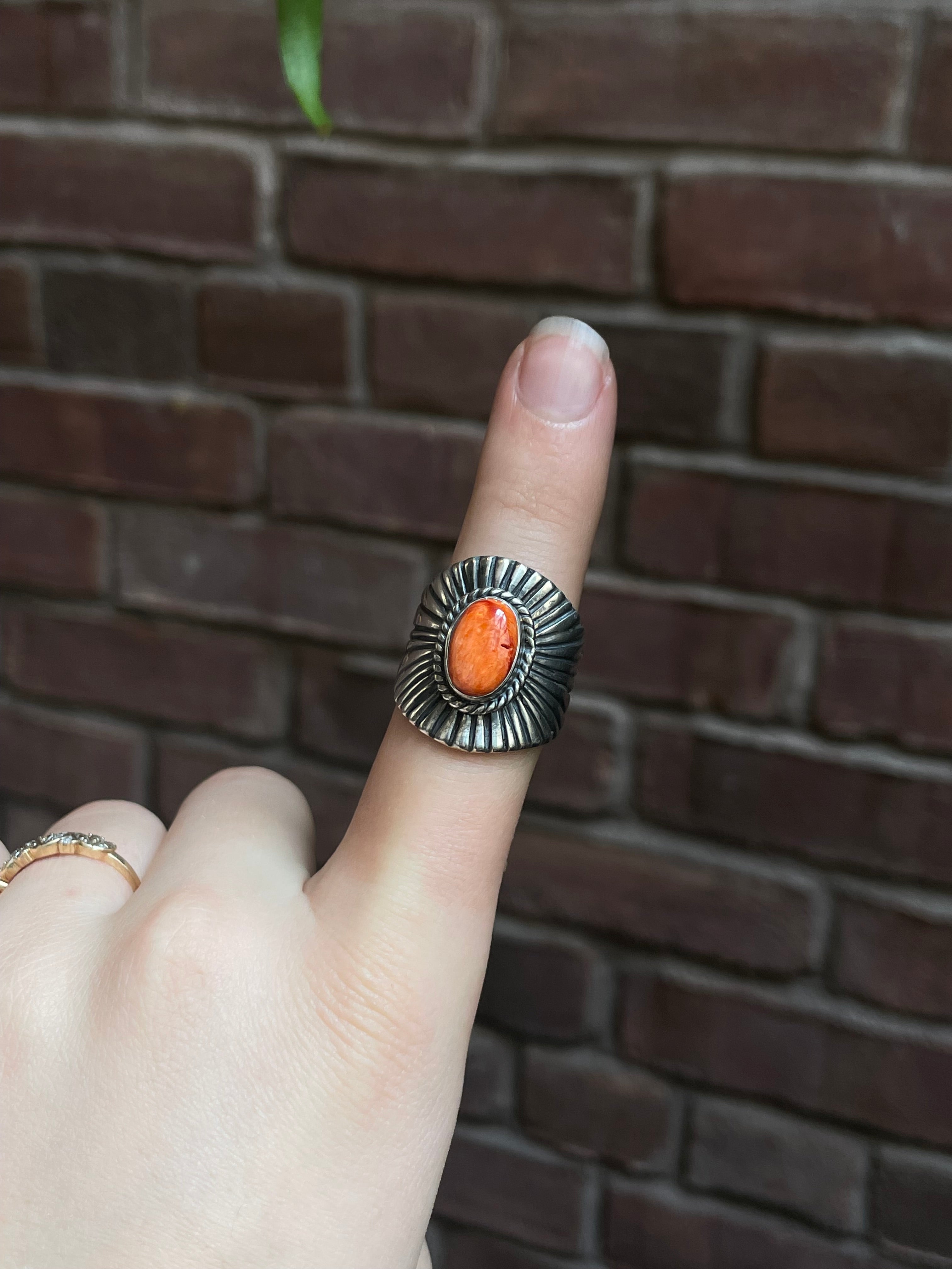 Spiny Oyster Sunburst Ring Size 9 | 925 Sterling Silver E311