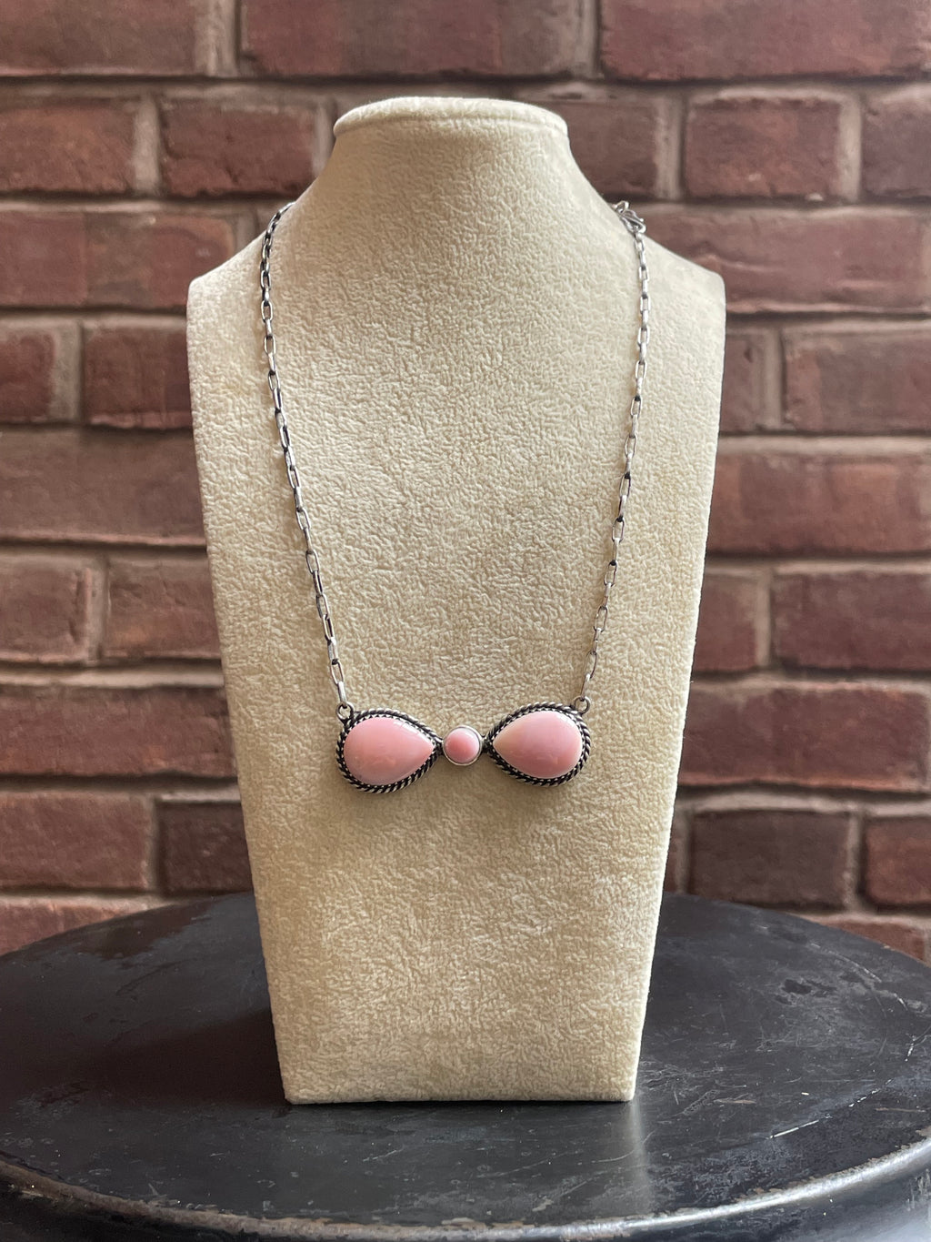 Pink Conch Necklace | Double Teardrop Bar | 925 Silver E570