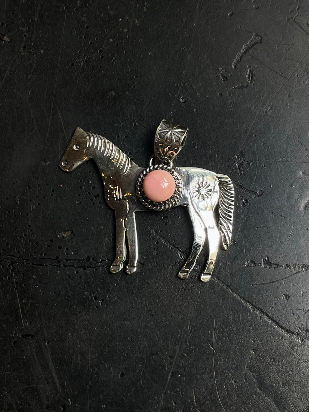 Pink Conch Horse Pendant | 925 Sterling Silver E251