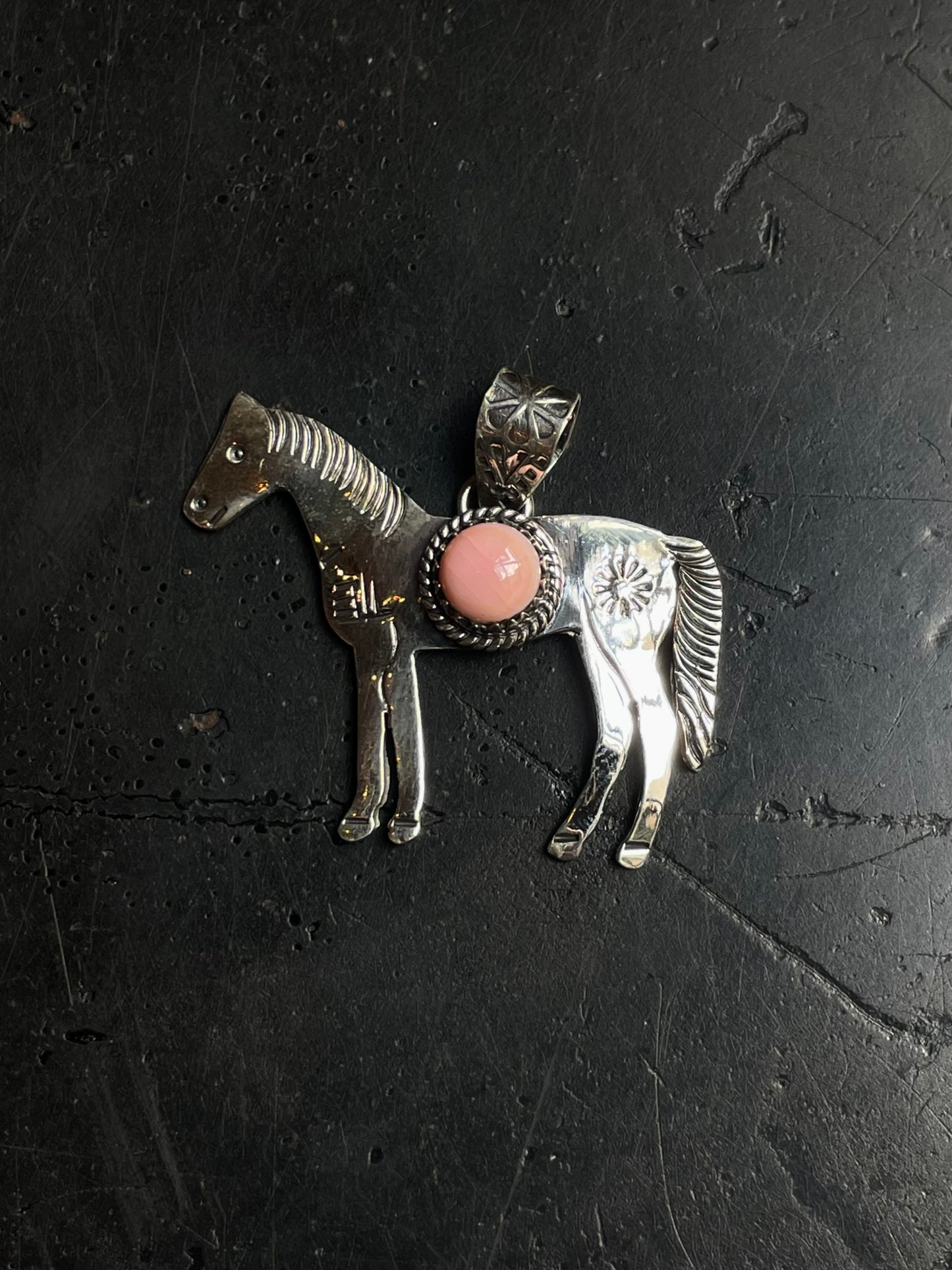 Pink Conch Horse Pendant | 925 Sterling Silver E251