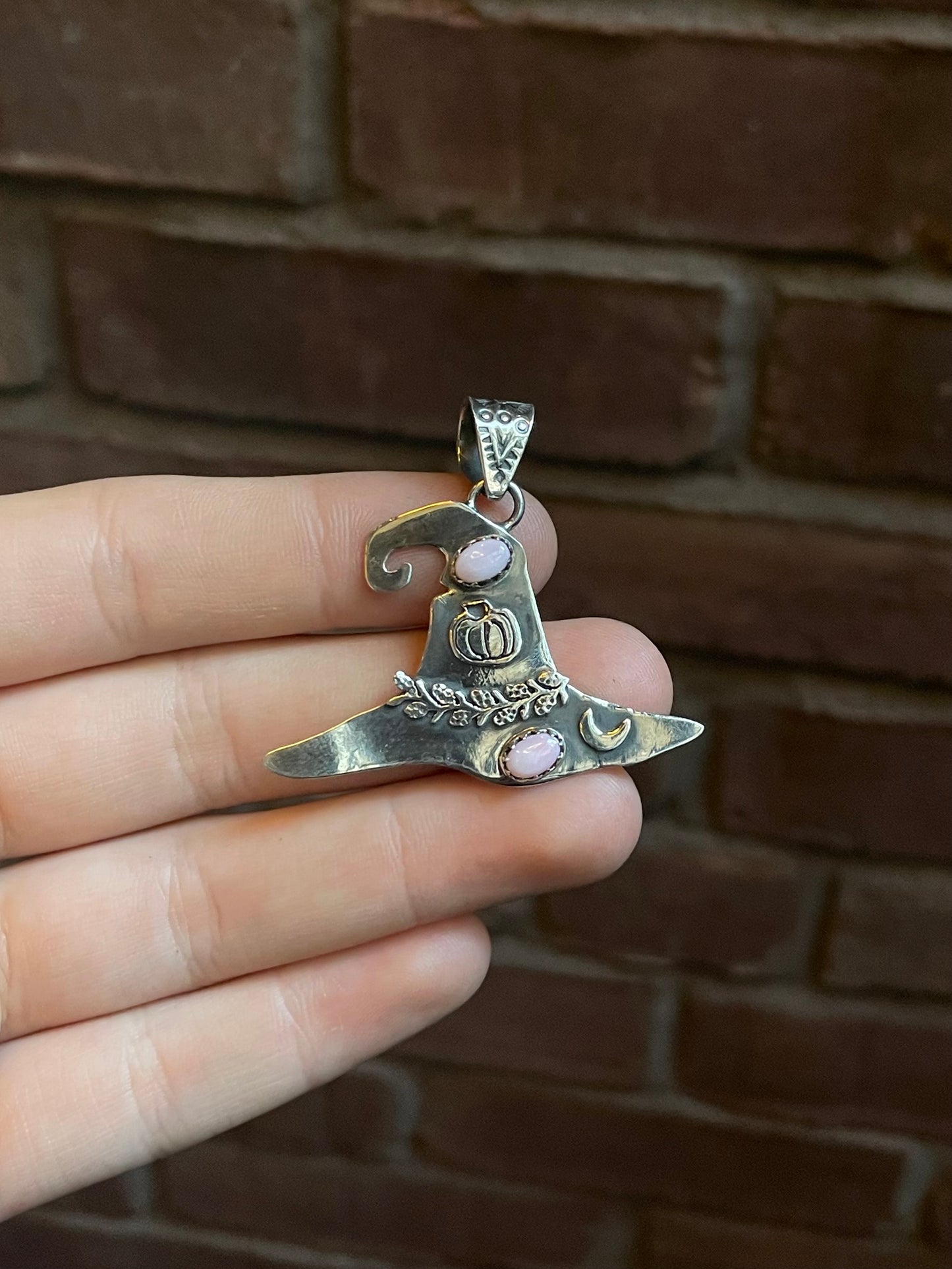 Pink Conch Hat Pendant | Sterling Silver 925 C773