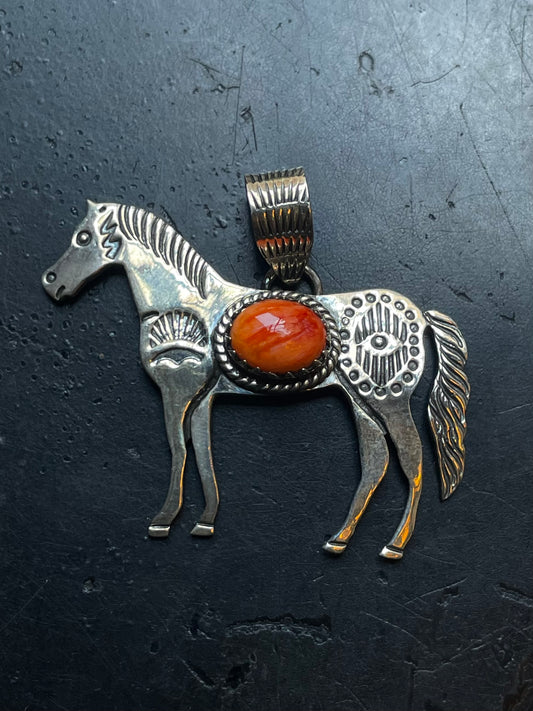 Spiny Oyster Horse Pendant | 925 Sterling Silver E530