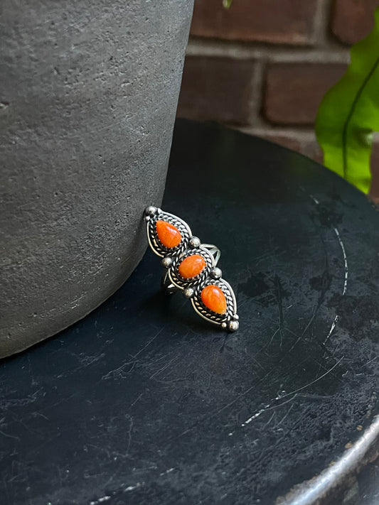 Spiny Oyster 3 Stone Ring Size 7 | 925 Sterling Silver C574