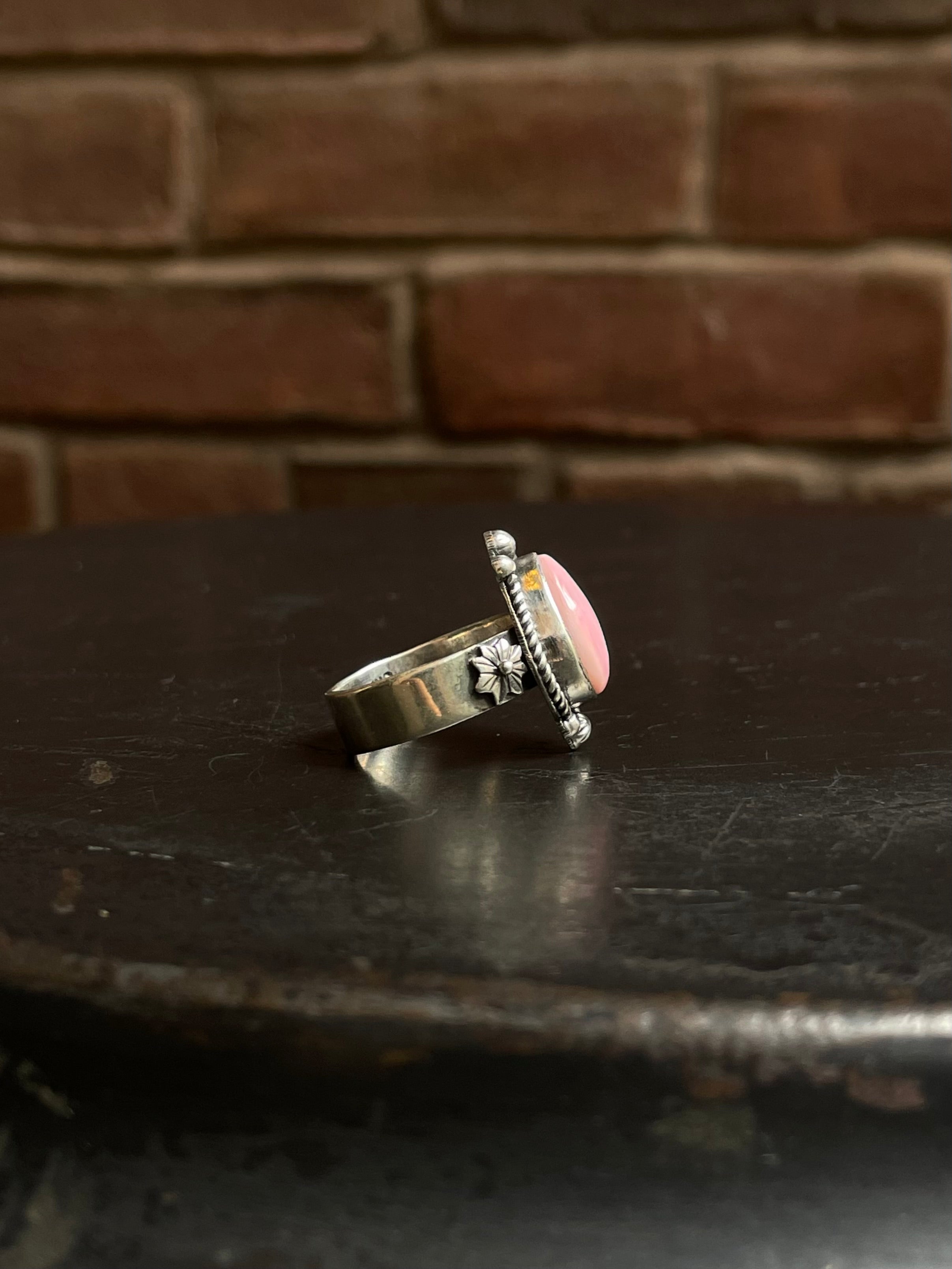Pink Conch Tear Drop Ring | 925 Sterling Silver Size 6 E448