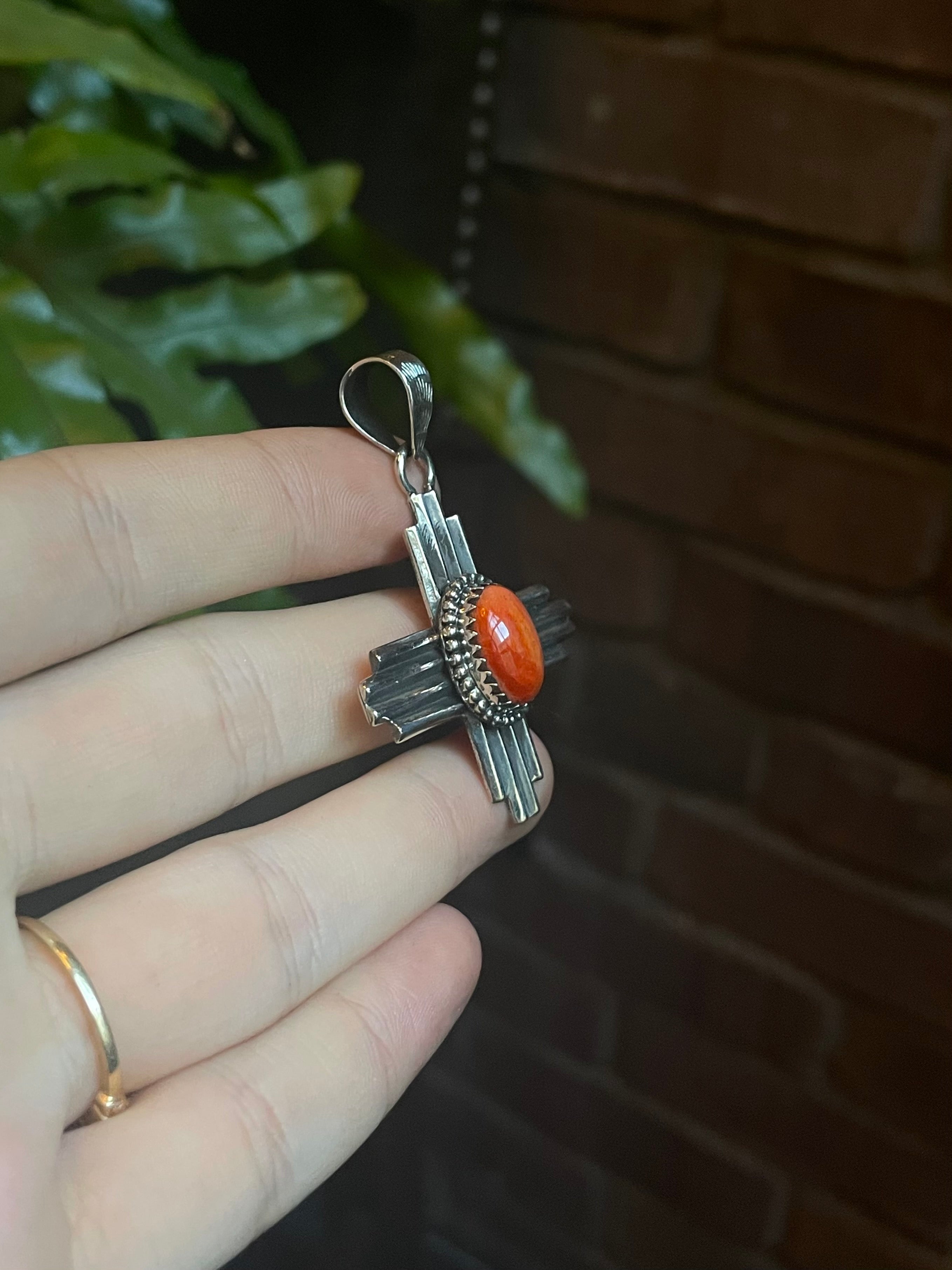 Spiny Oyster Zia Cross Pendant | 925 Sterling Silver C908