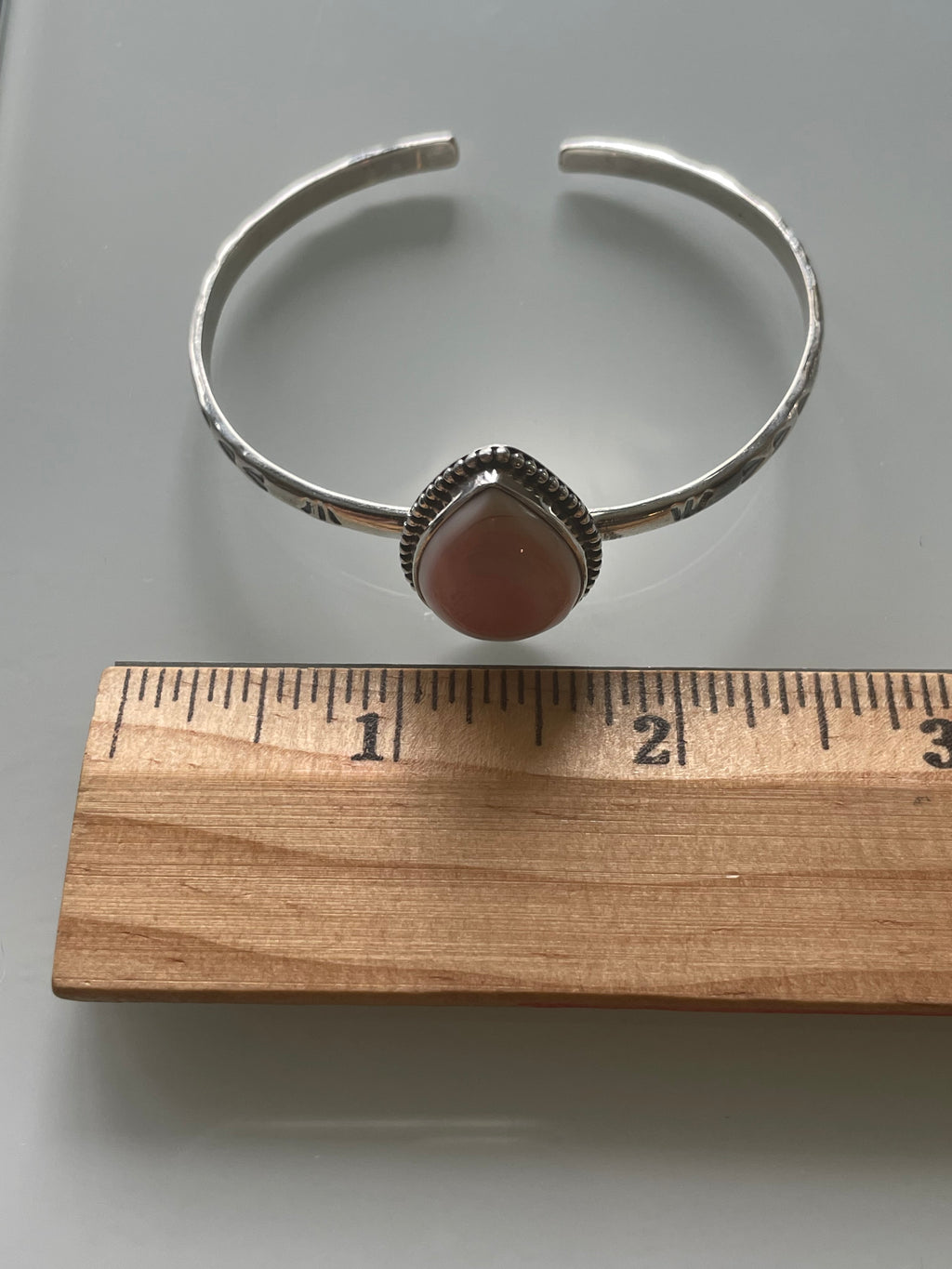 Pink Conch Teardrop Cuff Bracelet | 925 Sterling Silver G736