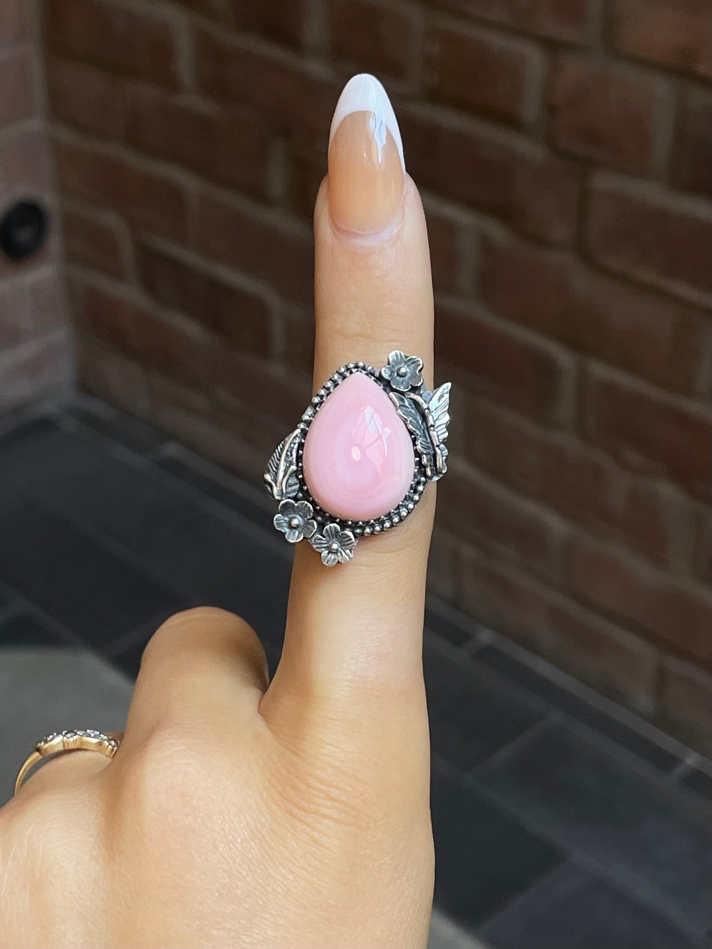 Pink Conch Floral Ring Size 8 | Sterling Silver E951