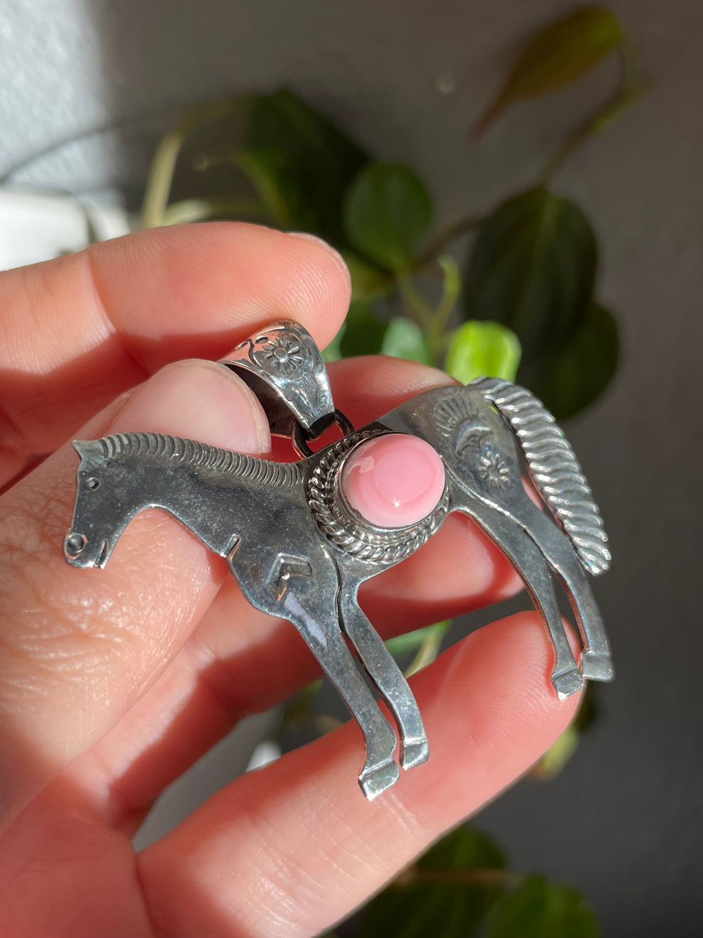 Pink Conch Horse Pendant | Sterling Silver 925 B826