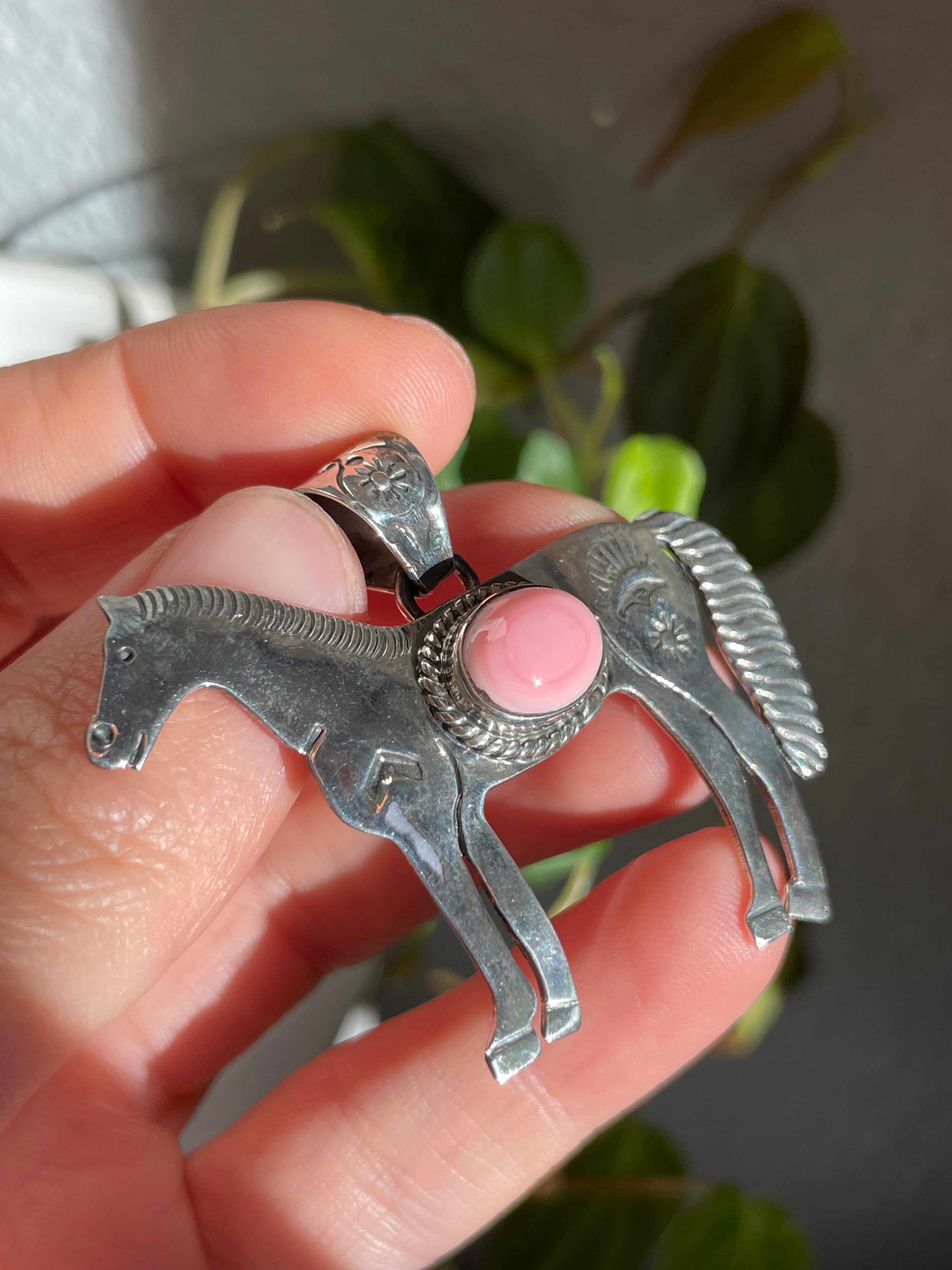 Pink Conch Horse Pendant | Sterling Silver 925 B826