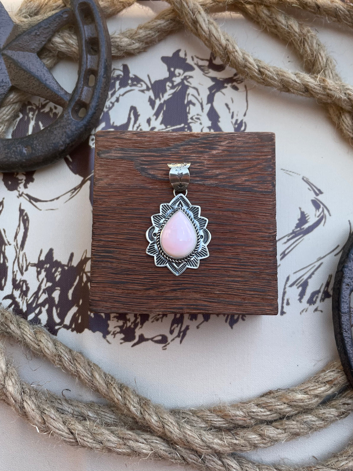 Pink Conch Teardrop Pendant | 925 Sterling Silver G694