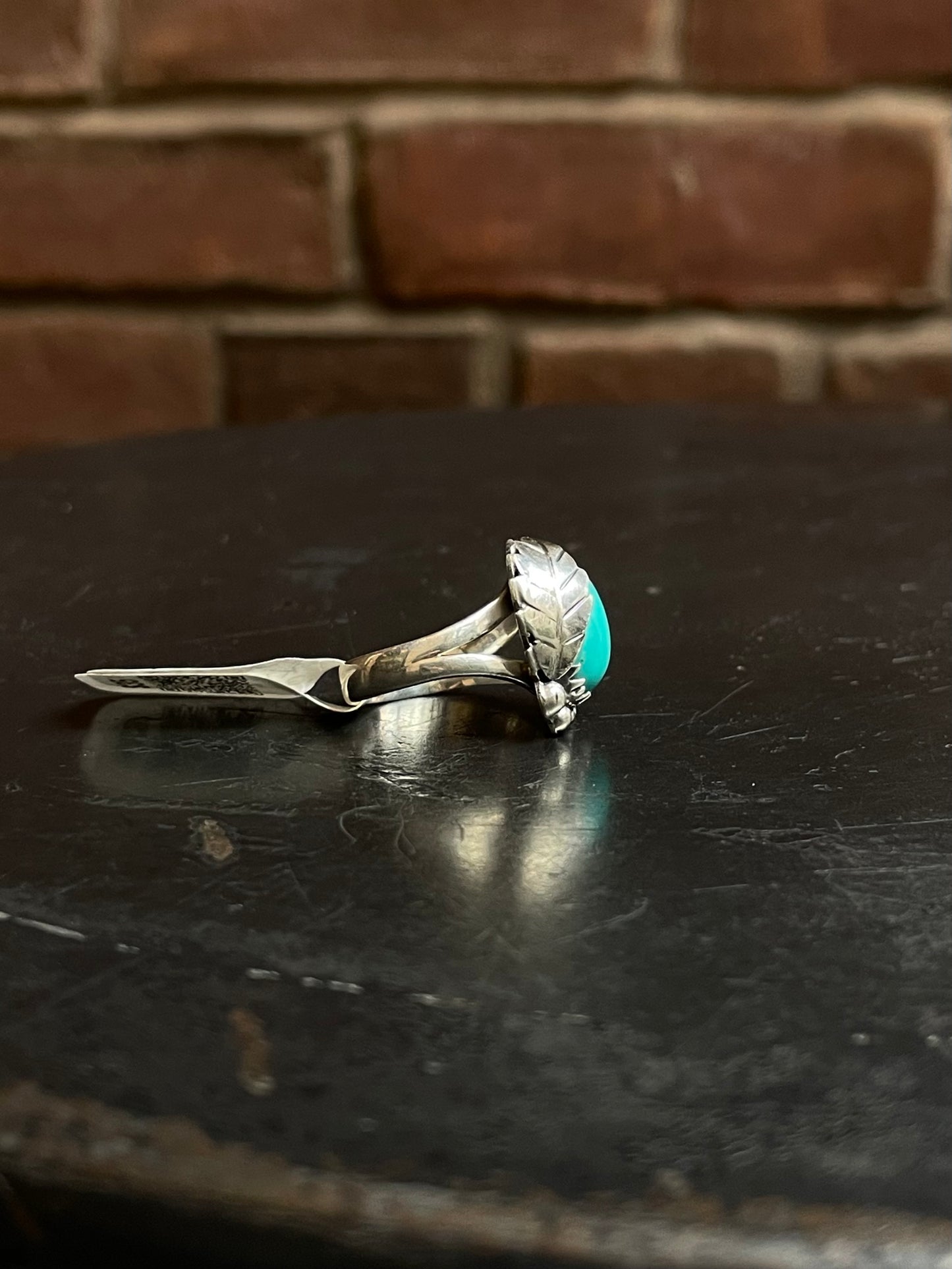 Kingman Turquoise Oval Leaf Ring | Sterling Silver | Size 6 | A278