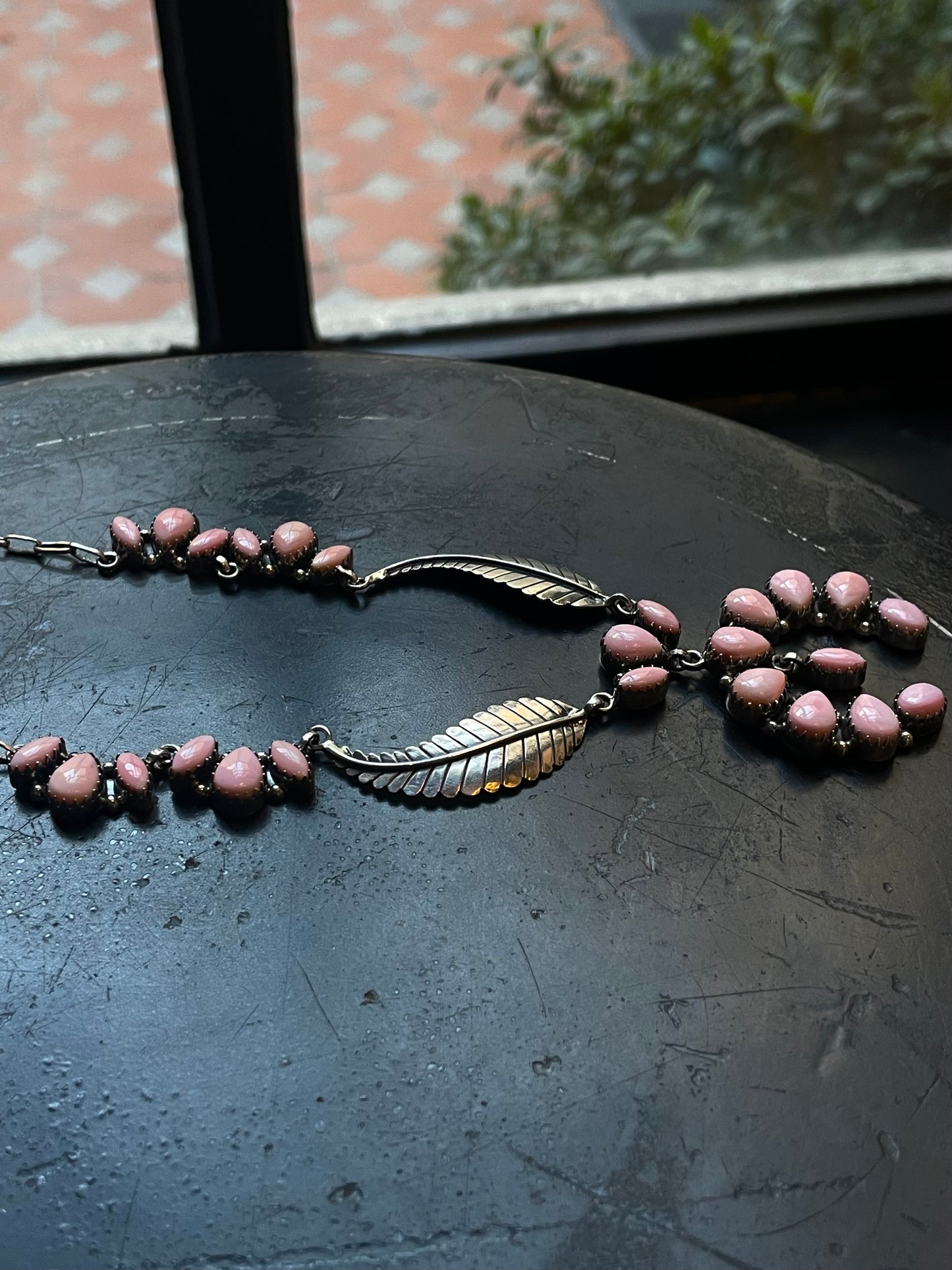 Pink Conch Naja Necklace | Leaf Detail with Cluster Drop | 925 Silver E587