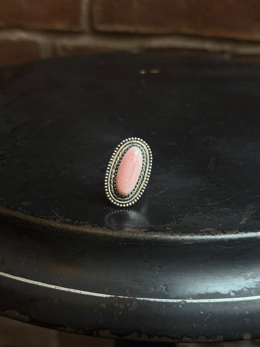 Pink Conch Oval Ring | 925 Sterling Silver | Size 6 C240