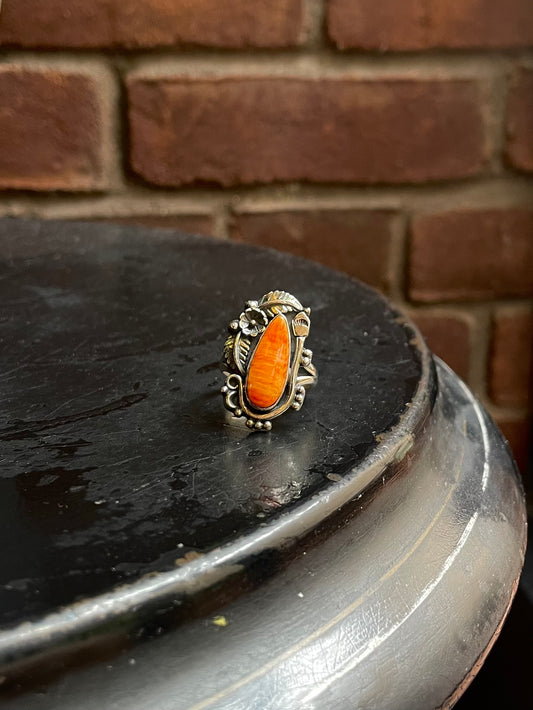 Spiny Oyster Floral Ring Size 8 | 925 Sterling Silver C466