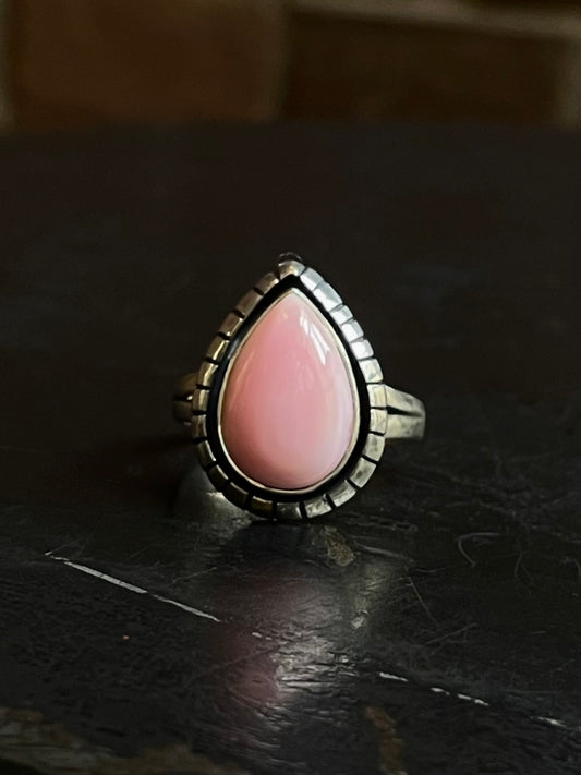 Pink Conch Tear Drop Ring | 925 Sterling Silver Size 8.5 E453