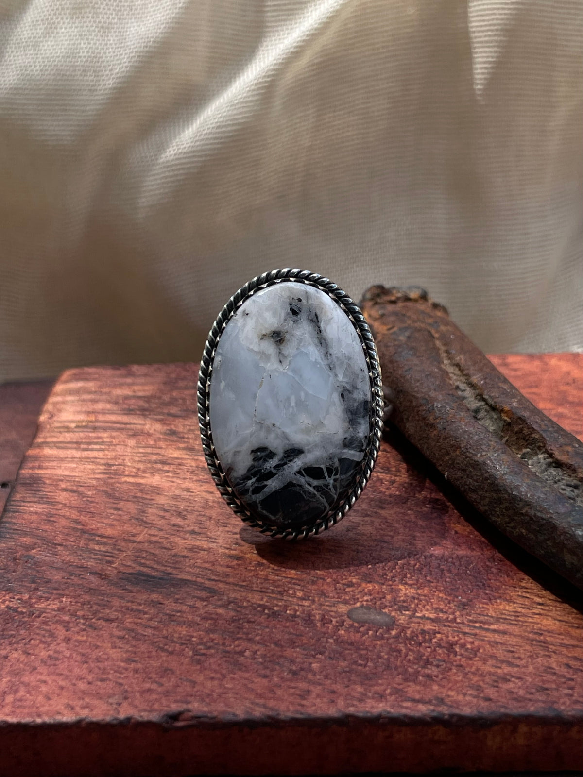 White Buffalo Ring Size 10 | 925 Sterling Silver C427