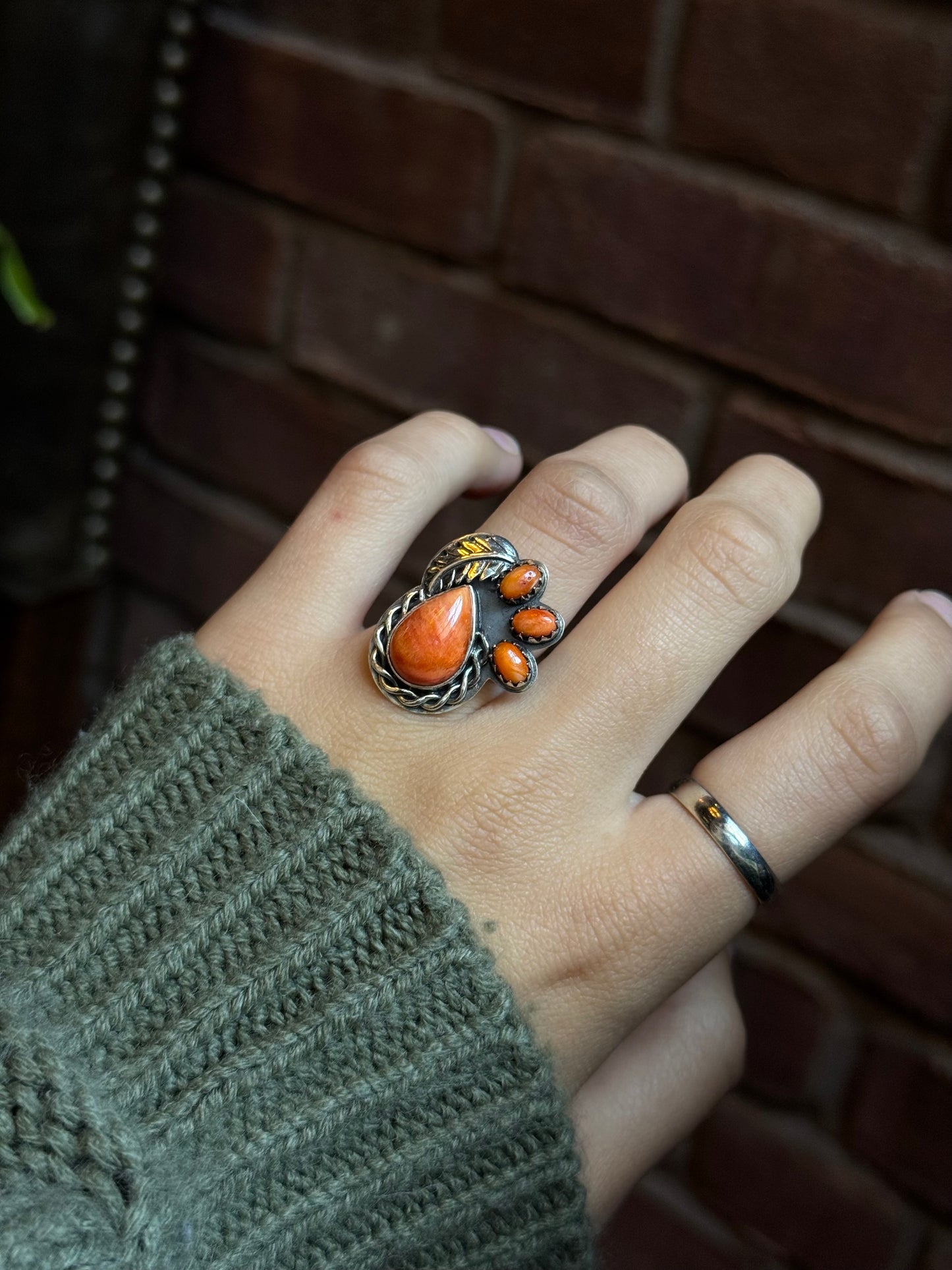 Spiny Oyster Leaf Ring Size 7 | 925 Sterling Silver C463