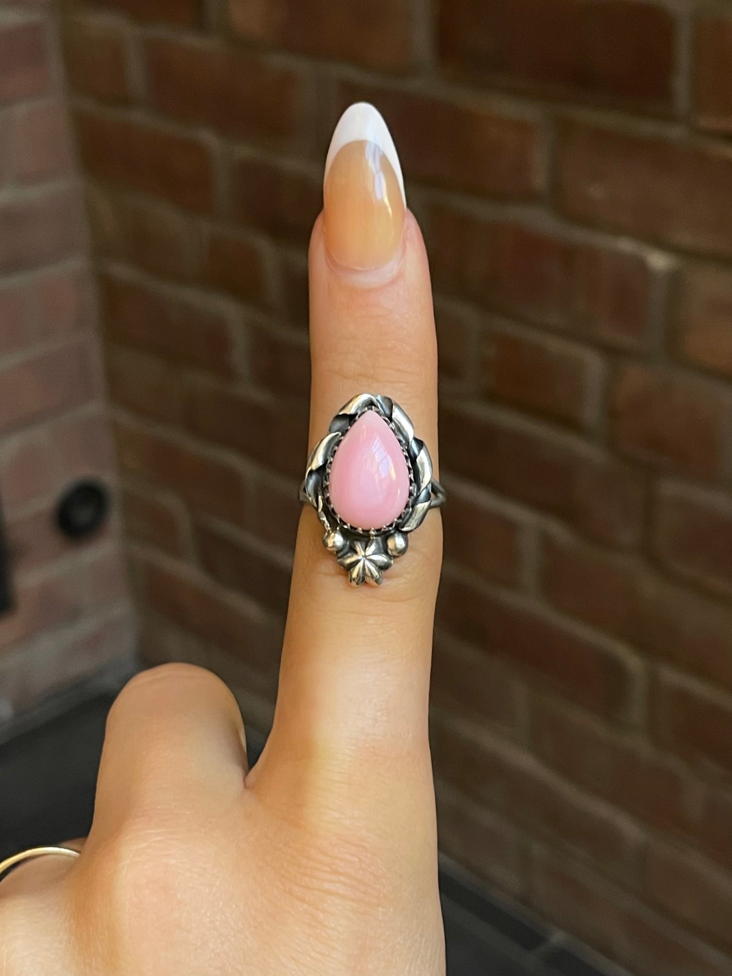 Pink Conch Tear Drop Ring Size 7| Sterling Silver E912