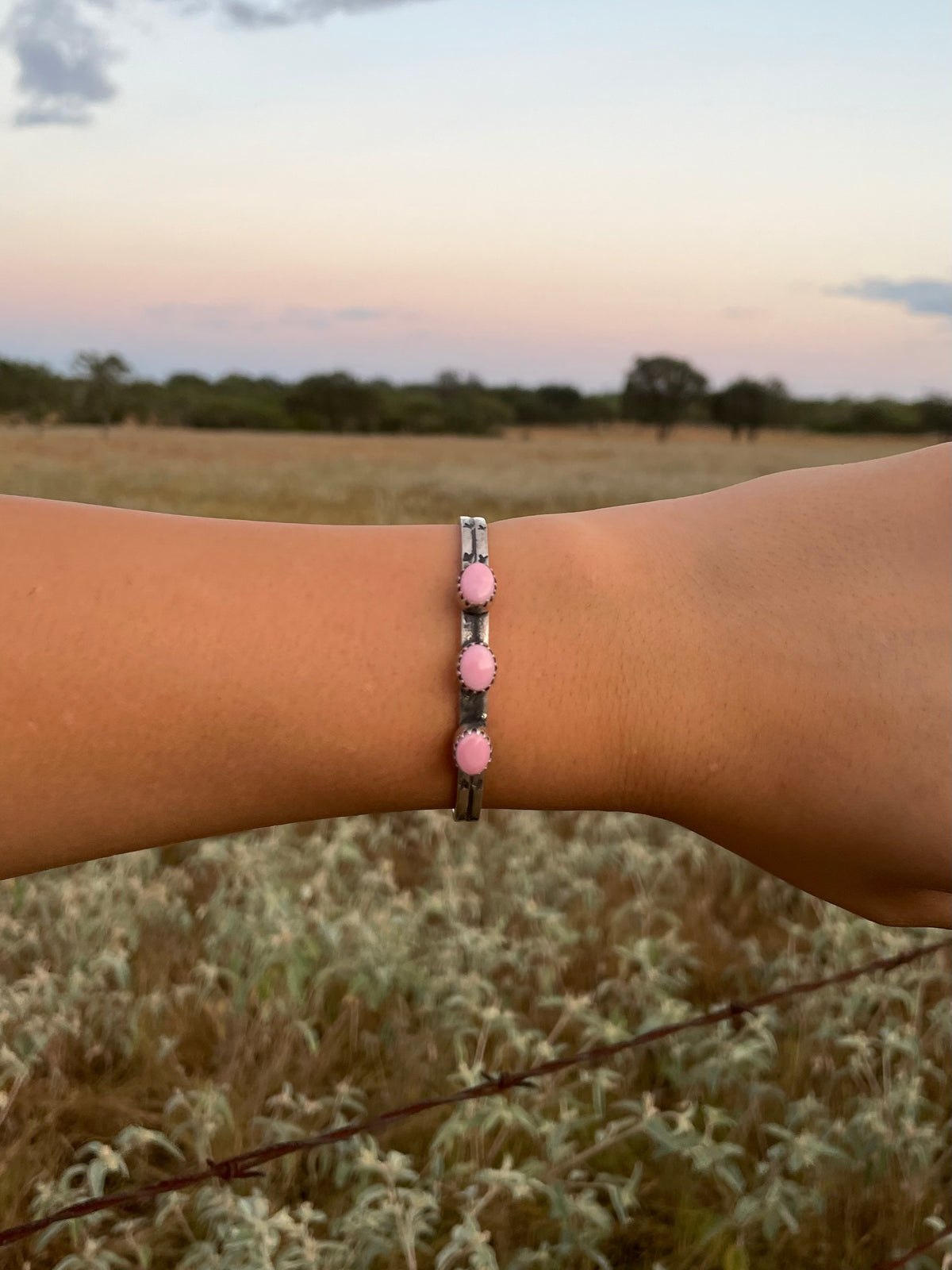 Pink Conch Three Stone Cuff Bracelet | 925 Sterling Silver G768