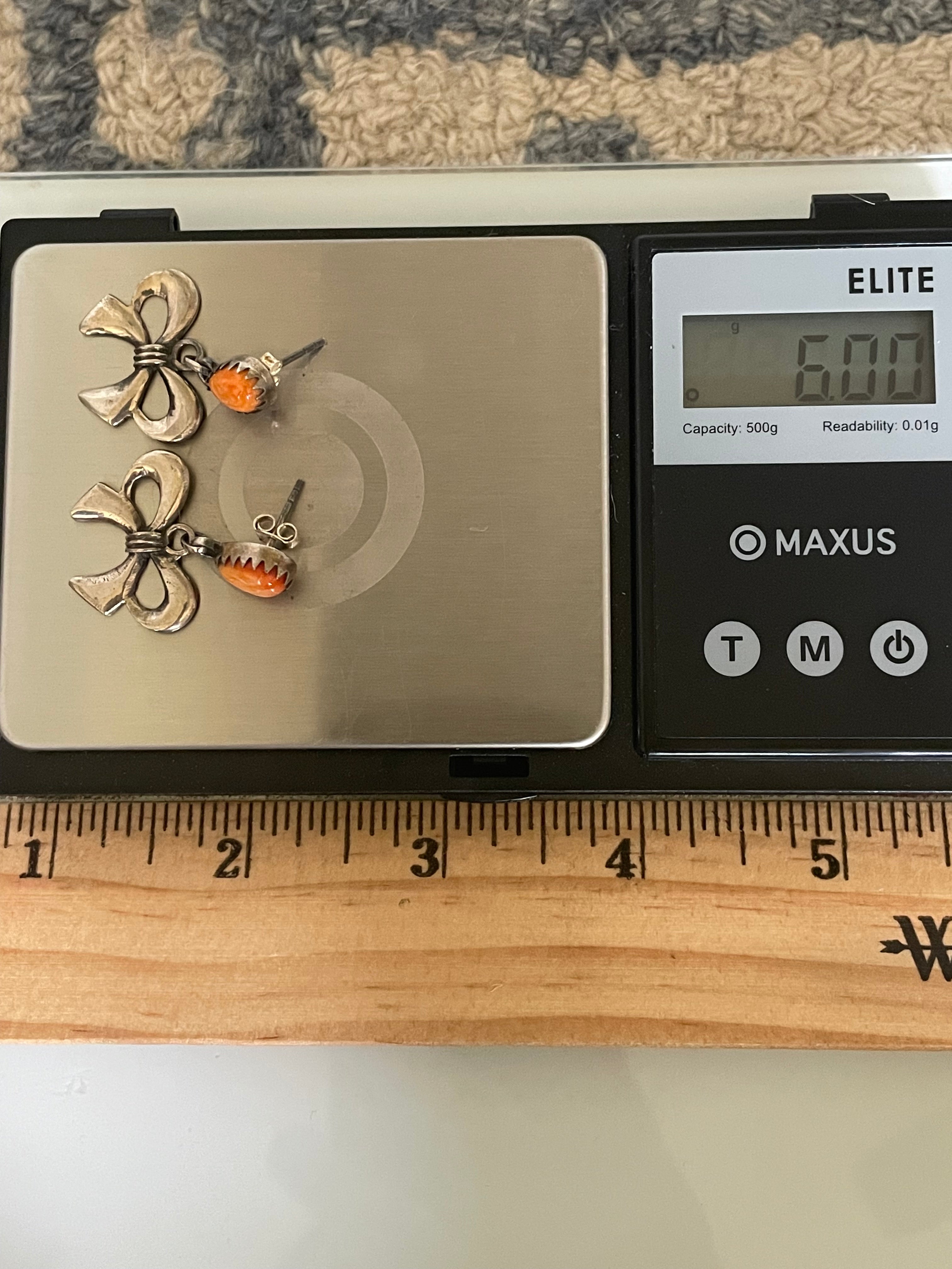 Spiny Oyster Bow Stud Earrings | 925 Sterling Silver G652