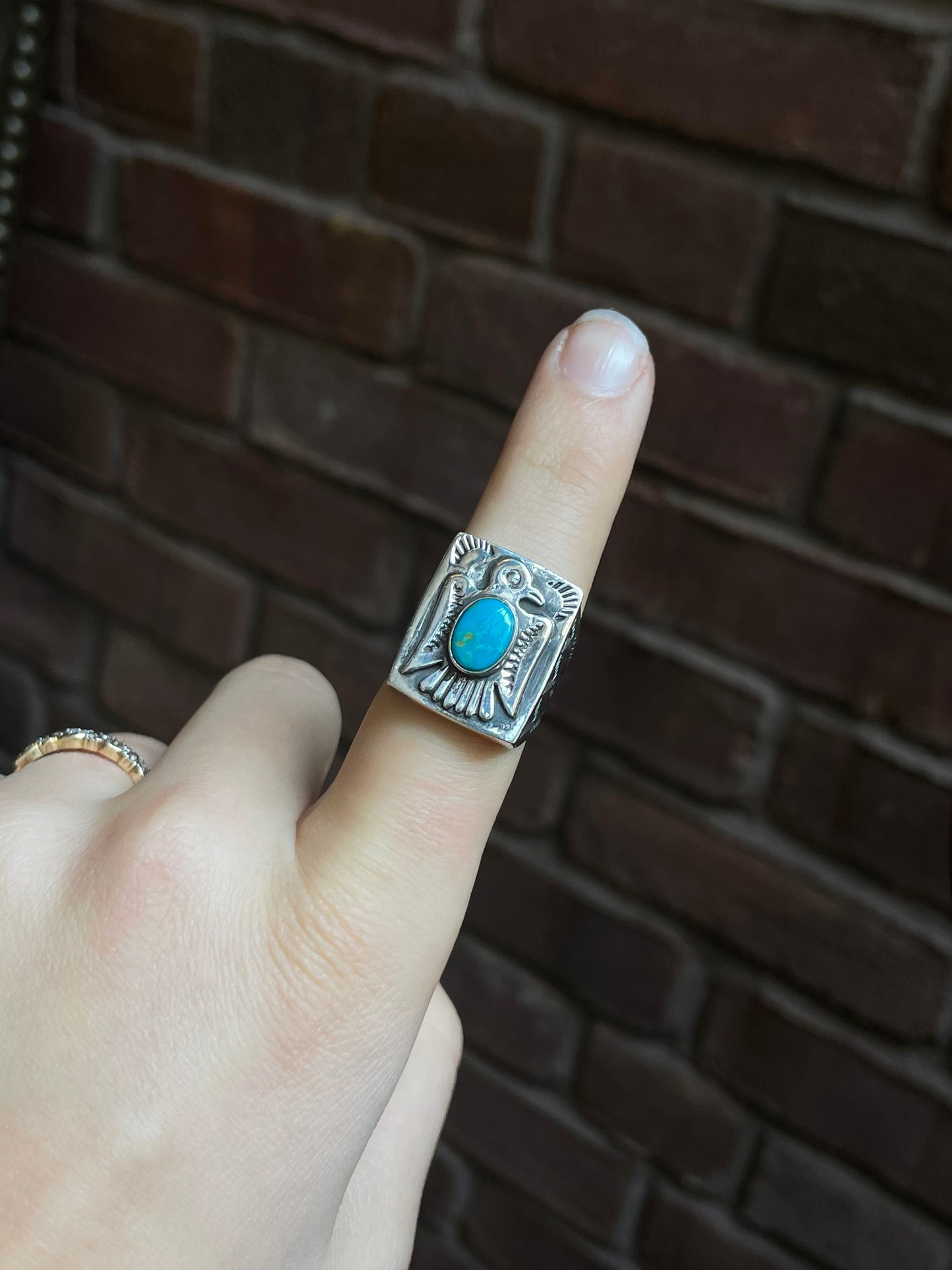 Kingman Turquoise Thunderbird Ring Size 7 | 925 Sterling Silver Southwest E121