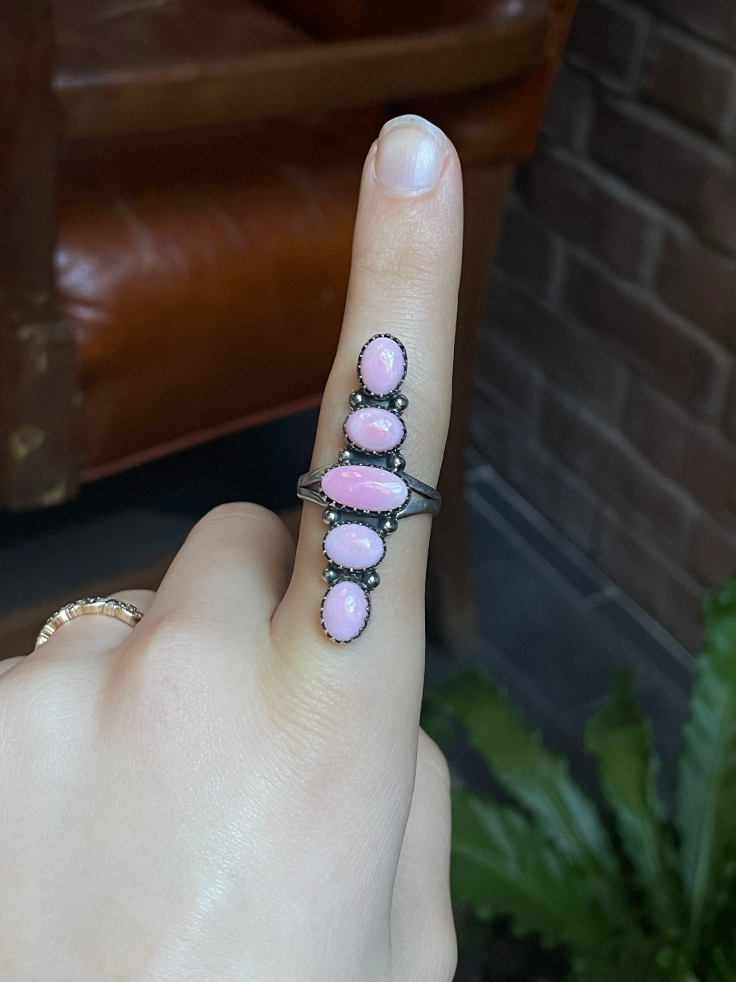 Pink Conch Row Ring | 925 Sterling Silver Size 9.5 E481