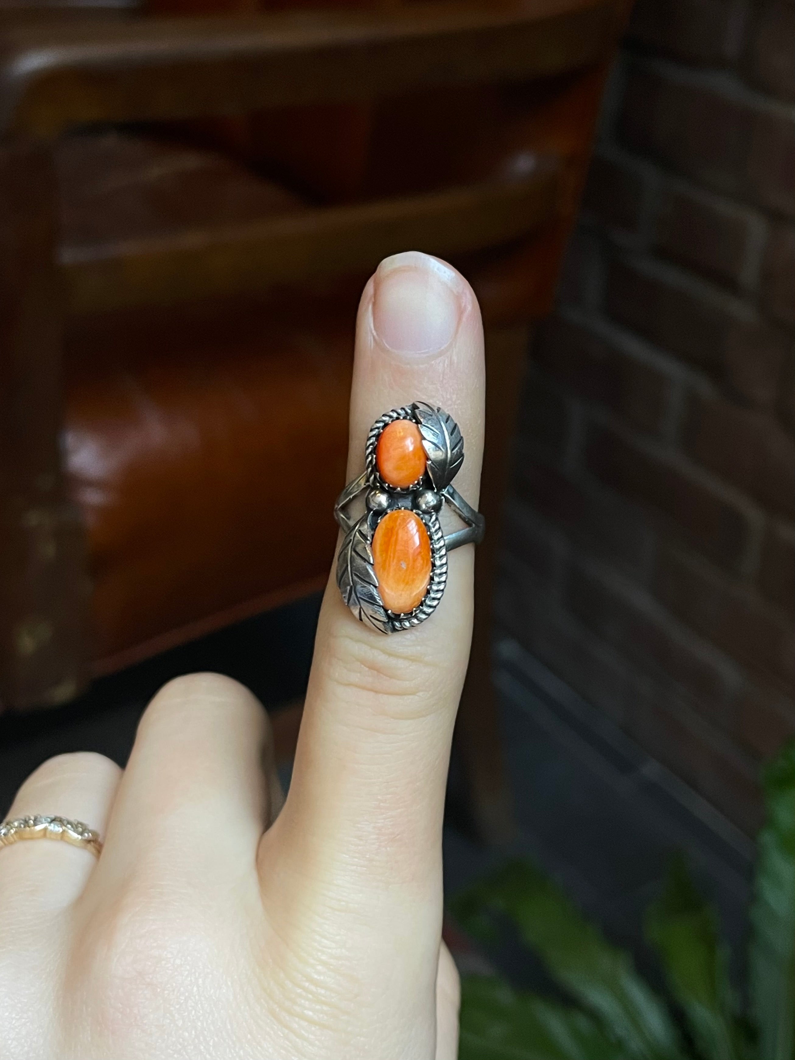 Spiny Oyster Dual Leaf Ring | Sterling Silver | Size 6 | A238