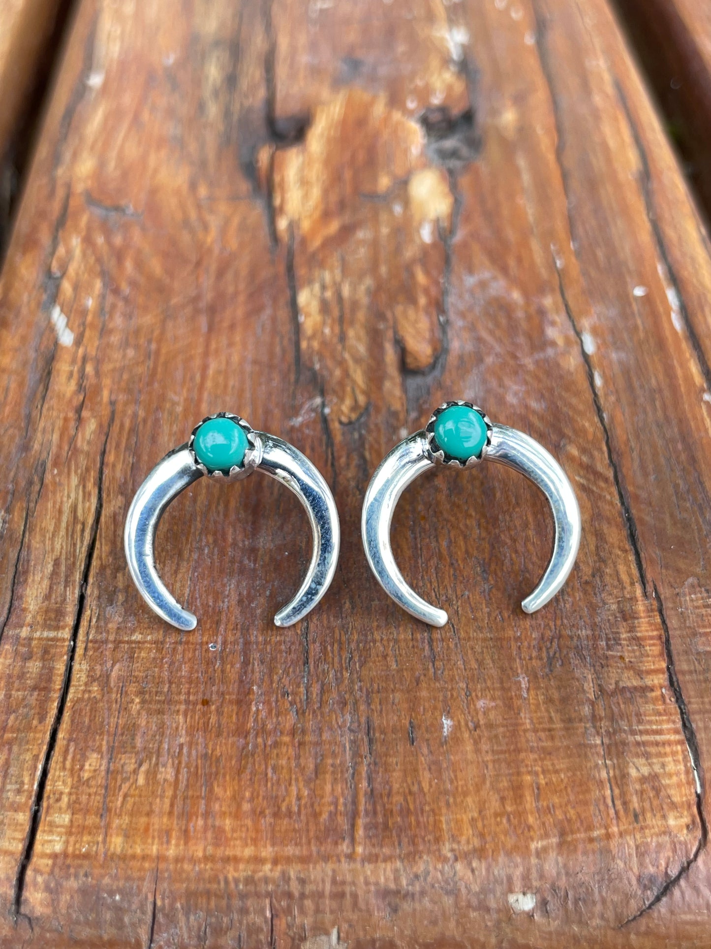 Kingman Turquoise Stud Earrings | 925 Sterling Silver B957