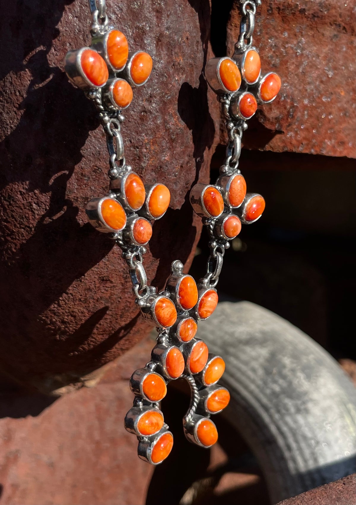 Spiny Oyster Naja Necklace | Floral Cluster Stations | 925 Silver E592