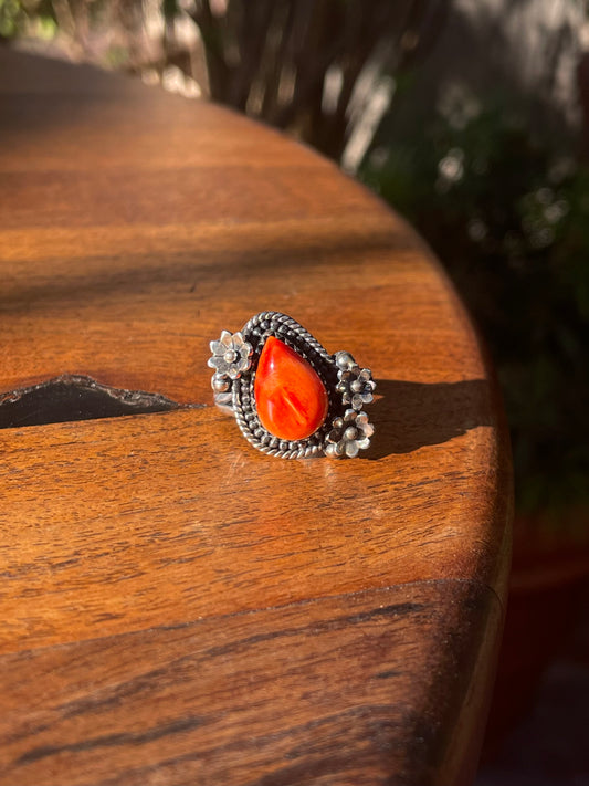 Spiny Oyster Floral Ring Size 7 | 925 Sterling Silver C887