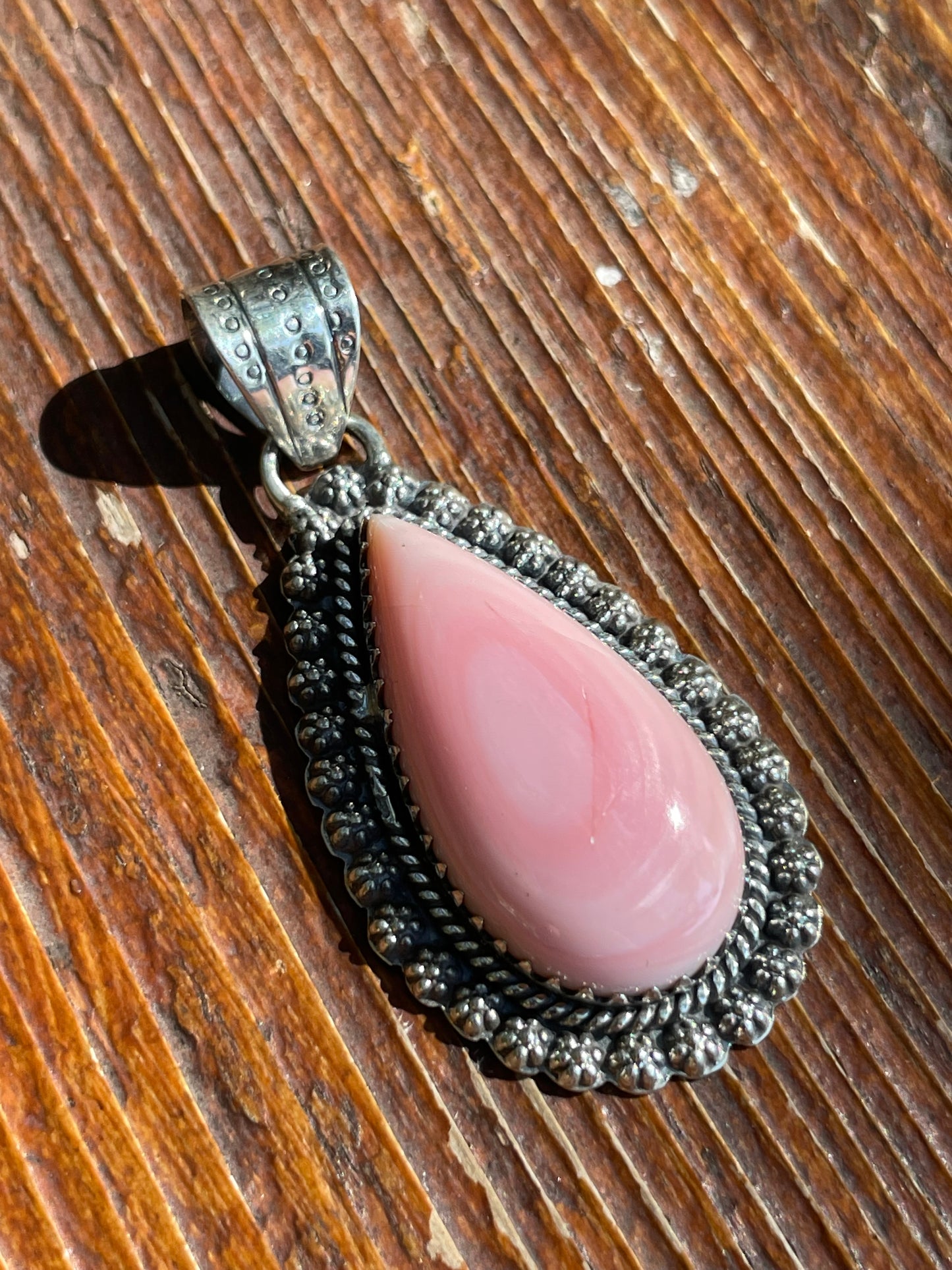 Pink Conch Tear Drop Pendant | Sterling Silver 925 B402