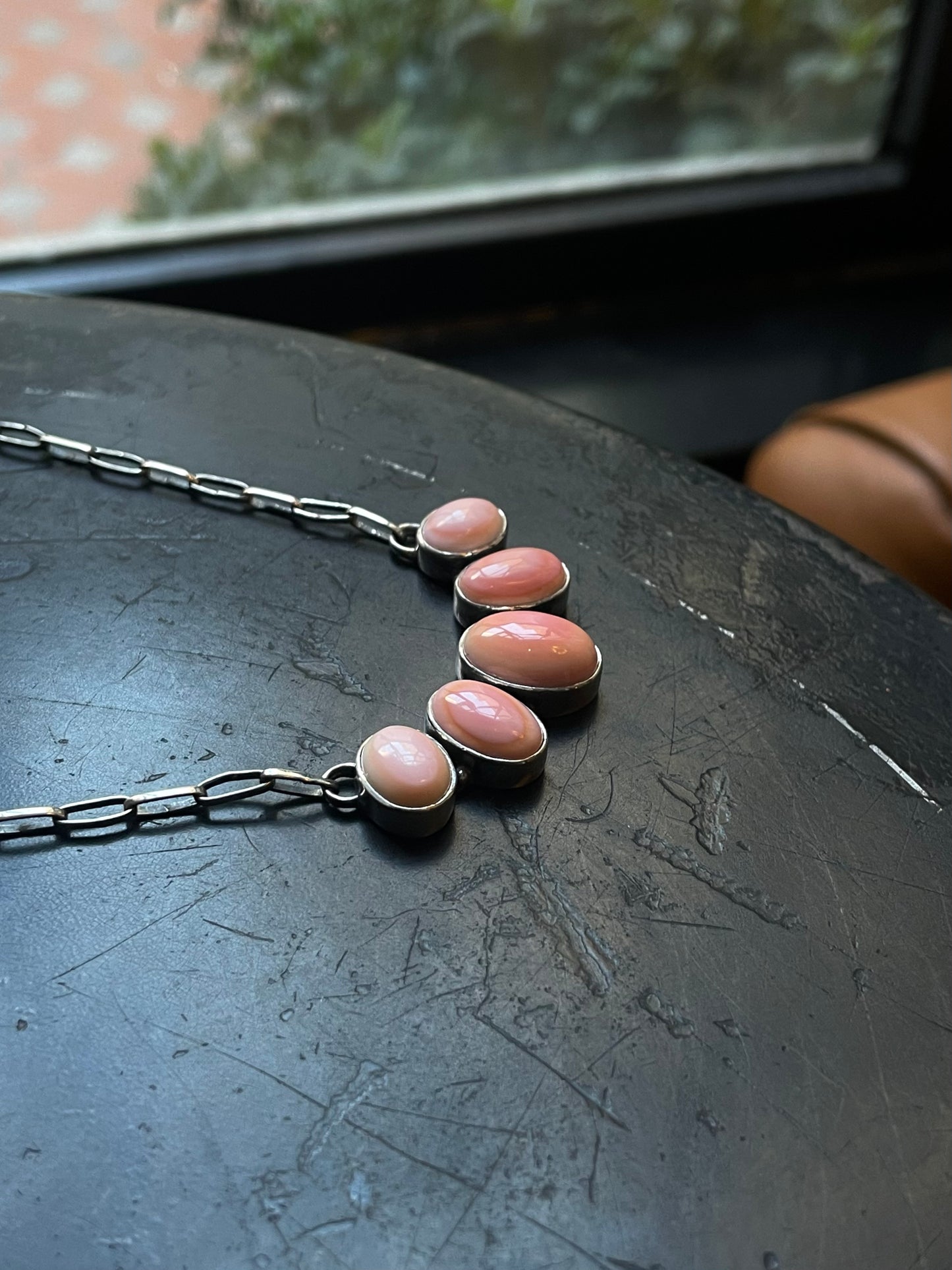 Pink Conch Necklace | Graduated Teardrop Bar | 925 Silver E582