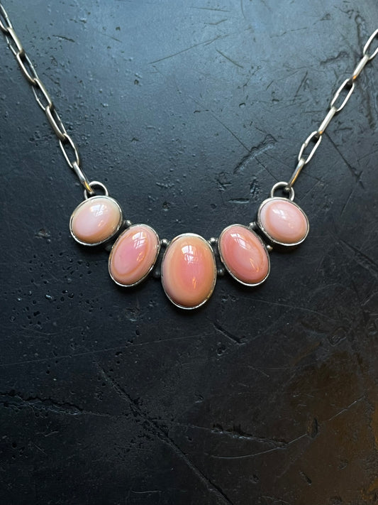 Pink Conch Necklace | Graduated Teardrop Bar | 925 Silver E582