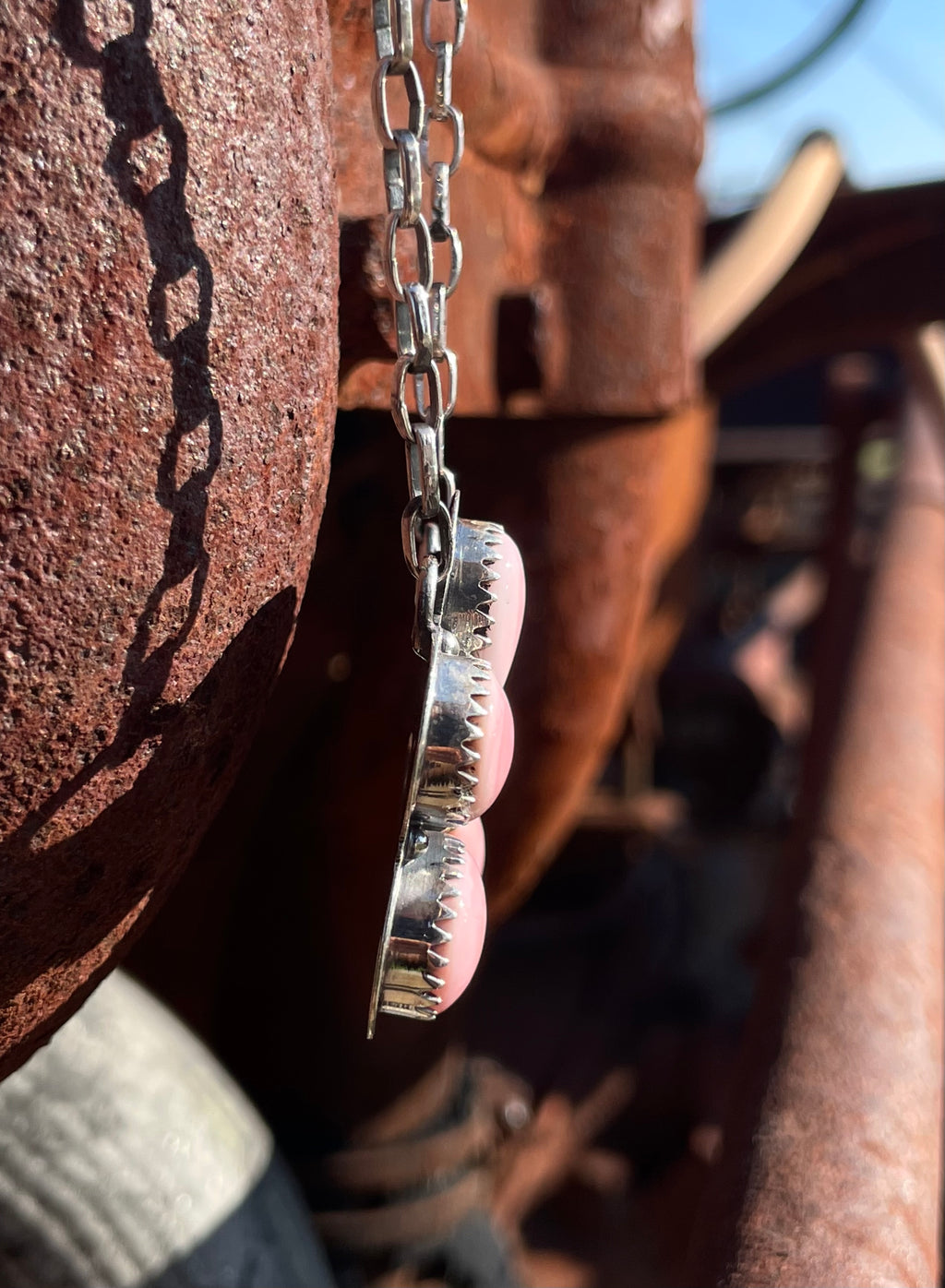 Pink Conch Naja Necklace | Petite Cluster Drop | 925 Silver E578