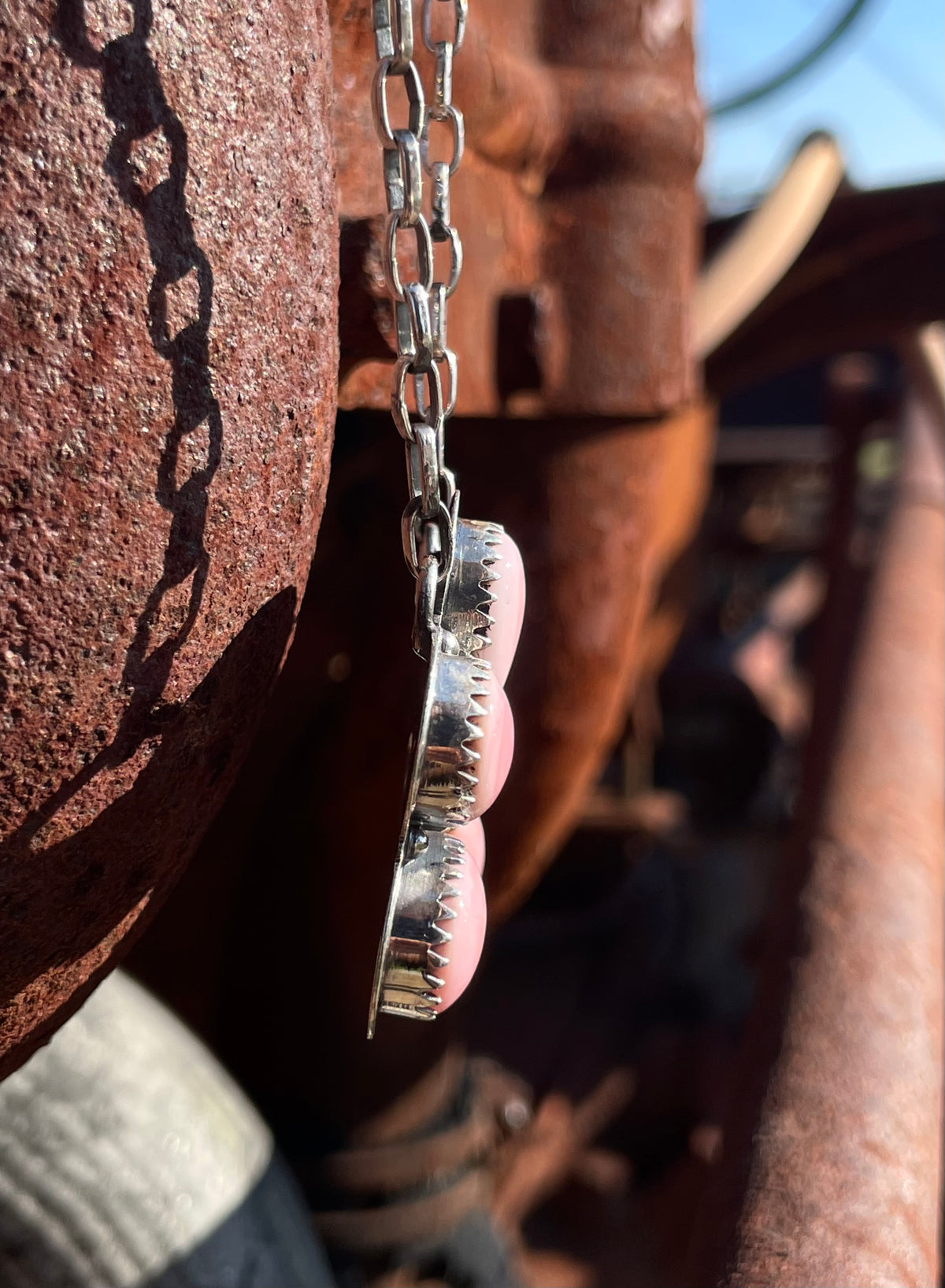 Pink Conch Naja Necklace | Petite Cluster Drop | 925 Silver E578