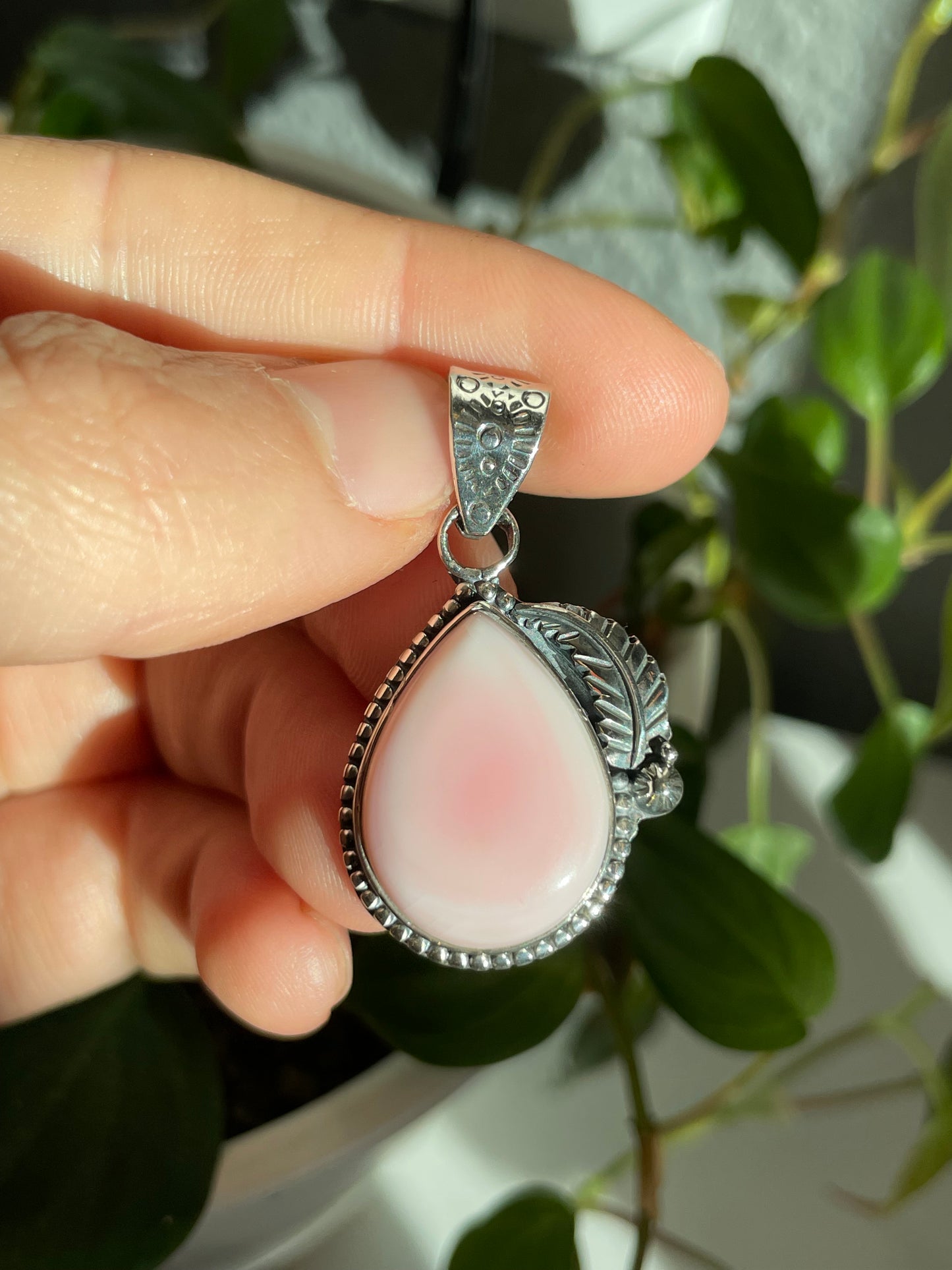 Pink Conch Teardrop Pendant | Sterling Silver 925 B817
