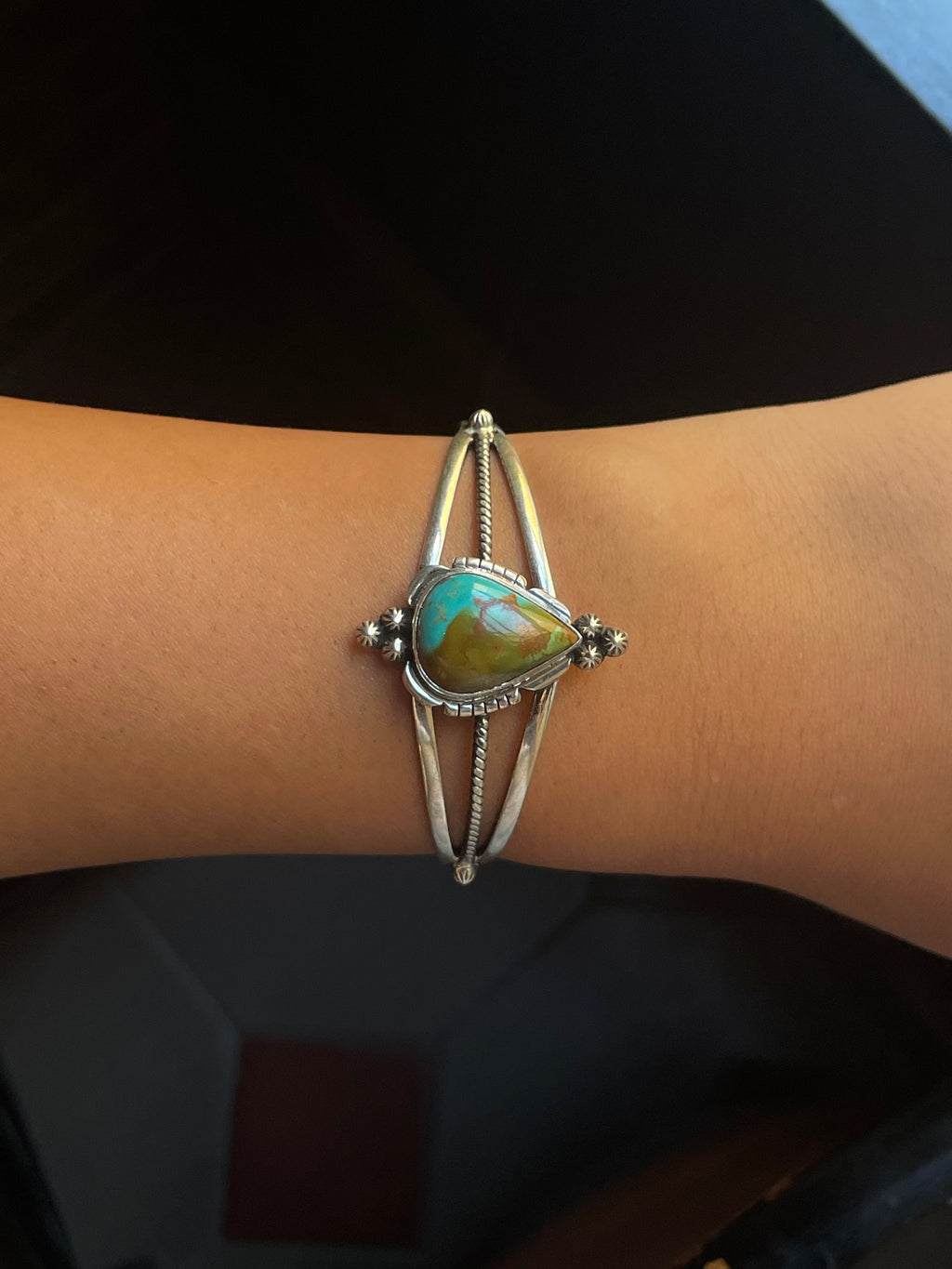 Kingman Turquoise Teardrop Cuff Bracelet | 925 Sterling Silver G679