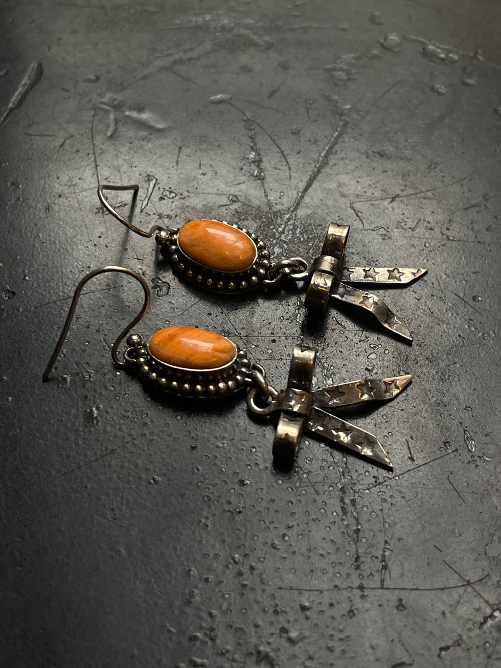 Spiny Oyster Bow Hook Earrings | 925 Sterling Silver G246