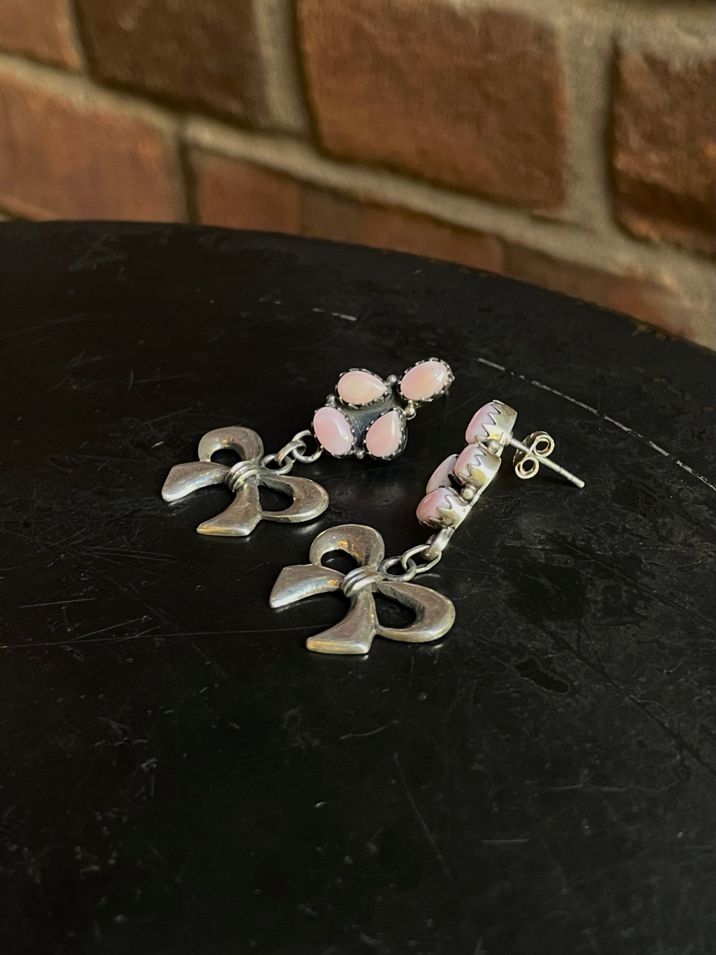 Pink Conch Bow Stud Earrings | 925 Sterling Silver G672