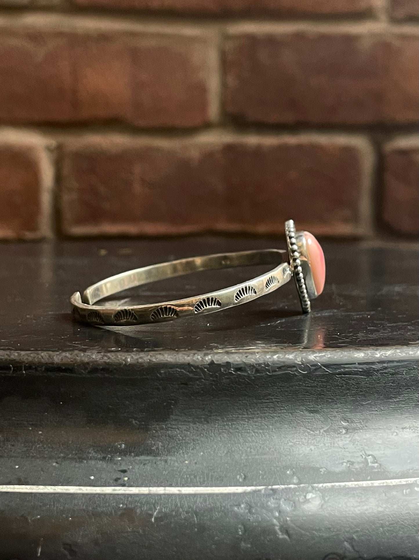 Pink Conch Heart Cuff | Stamped Band Beaded Edge | 925 Silver E692